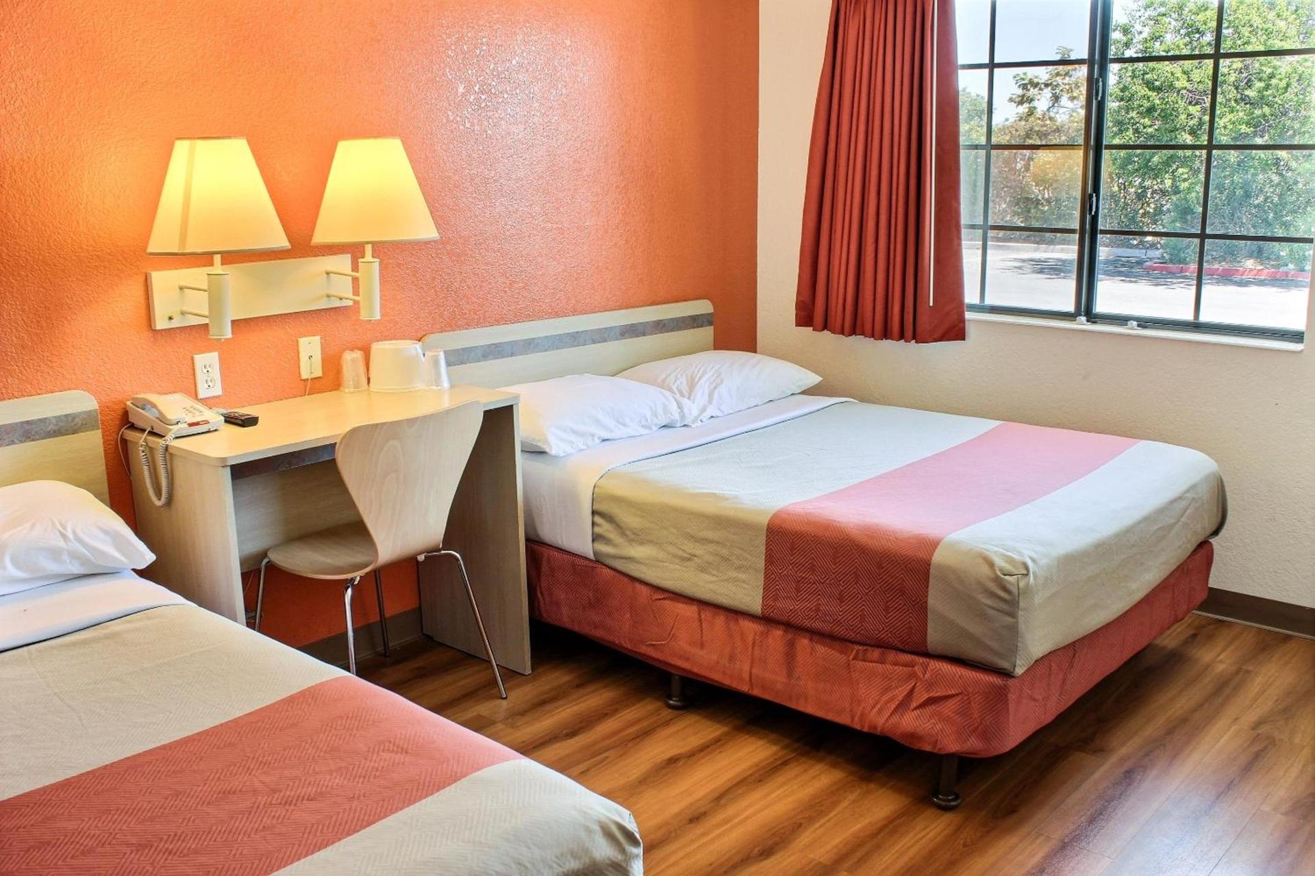 Motel 6-Coalinga, CA - East photo 45