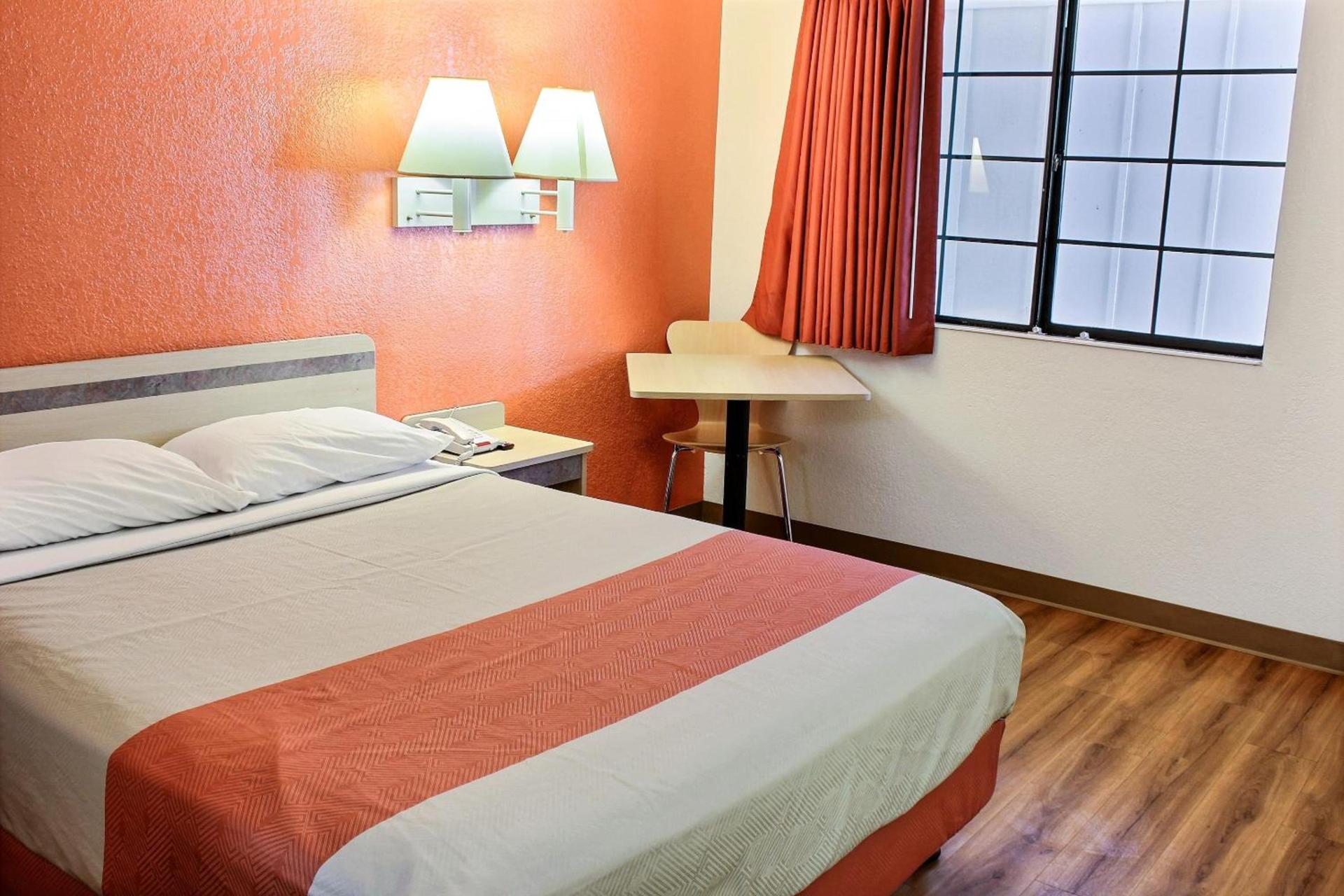 Motel 6-Coalinga, CA - East photo 43