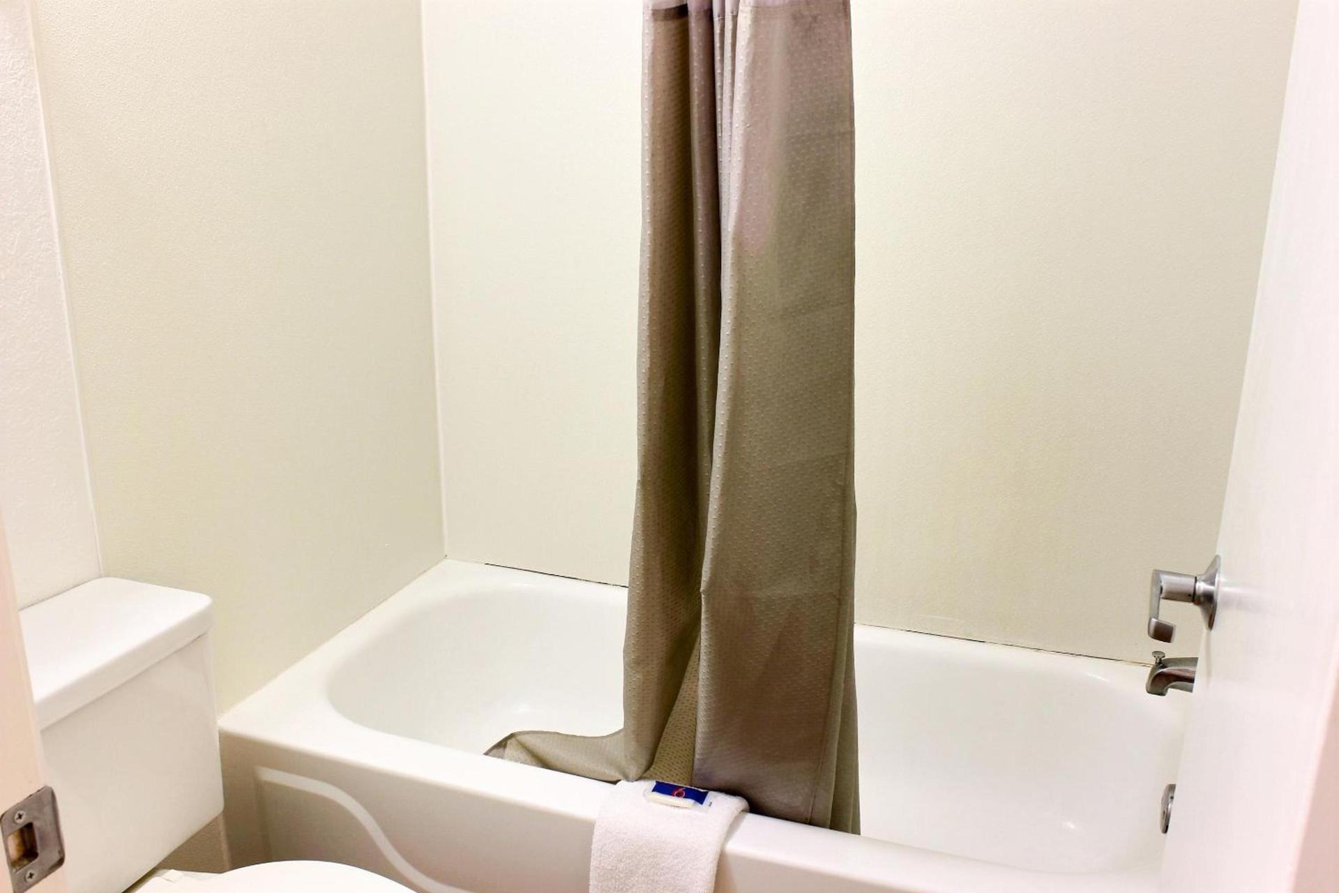 Motel 6-Coalinga, CA - East photo 42