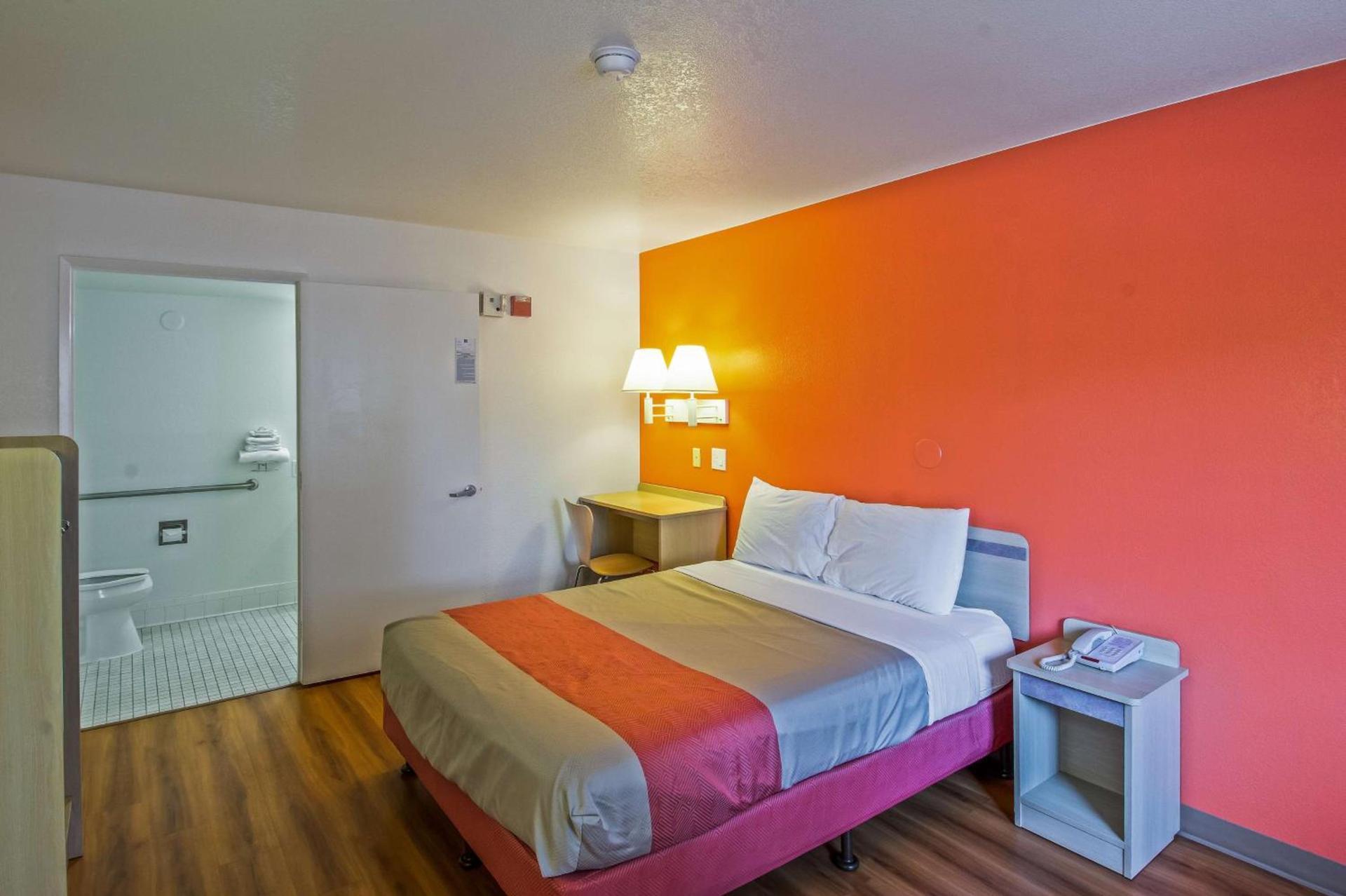 Motel 6-Redding, CA - South photo 39