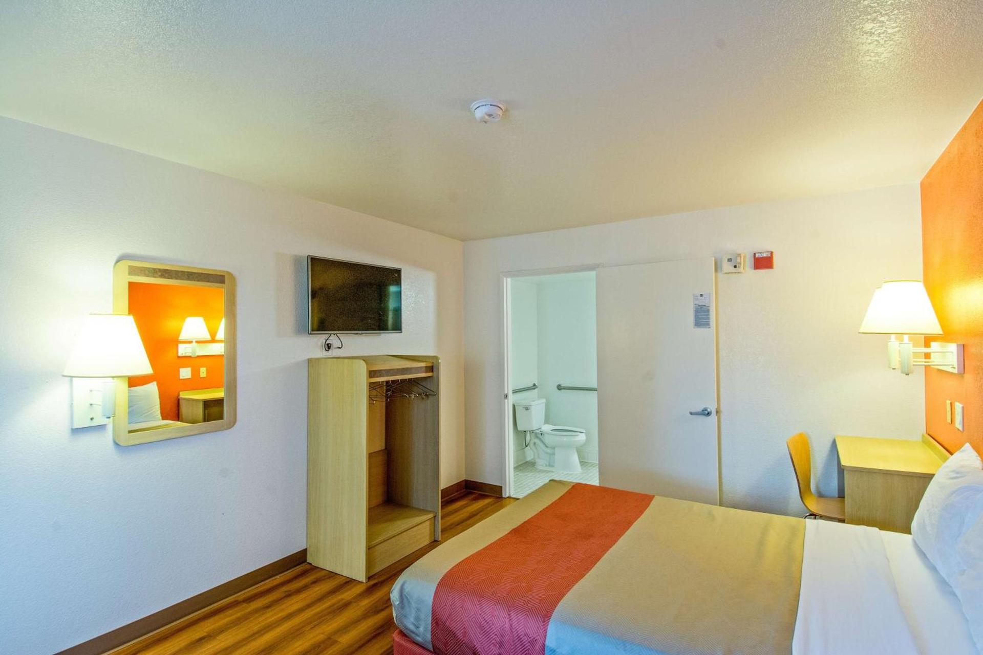 Motel 6-Redding, CA - South photo 38