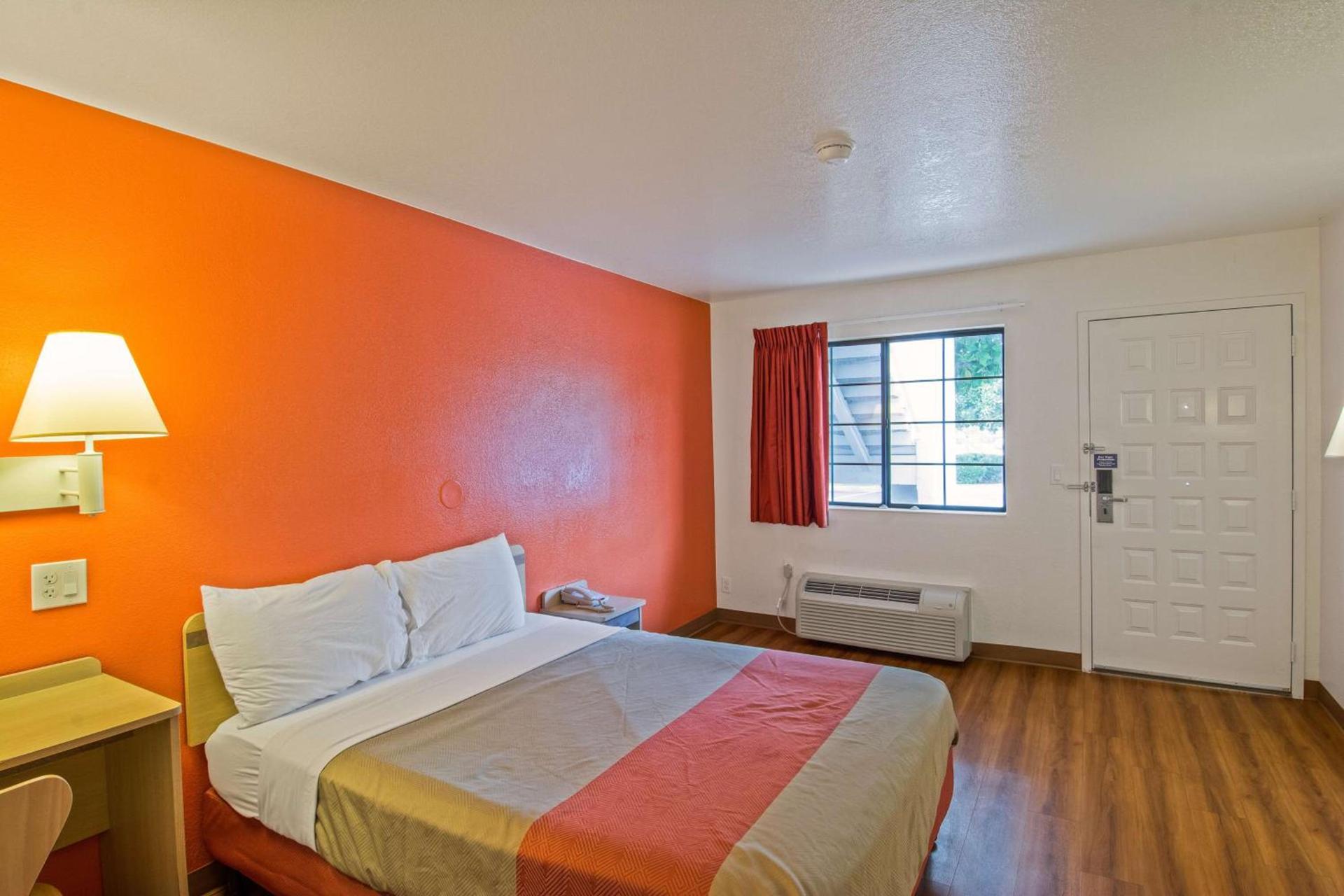 Motel 6-Redding, CA - South photo 37