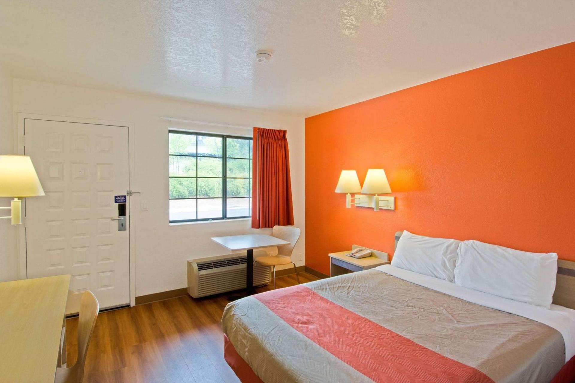 Motel 6-Redding, CA - South photo 35