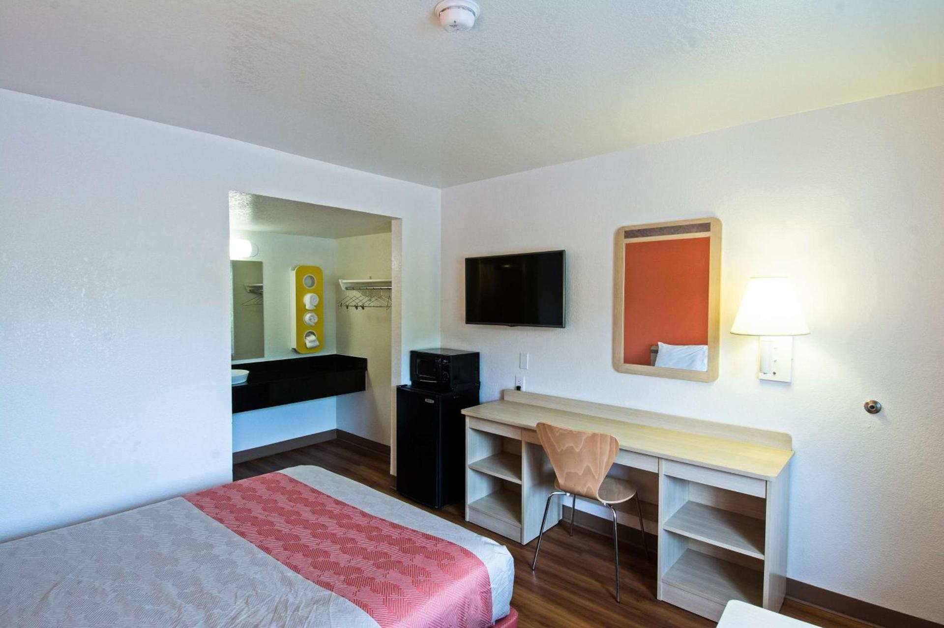 Motel 6-Redding, CA - South photo 34