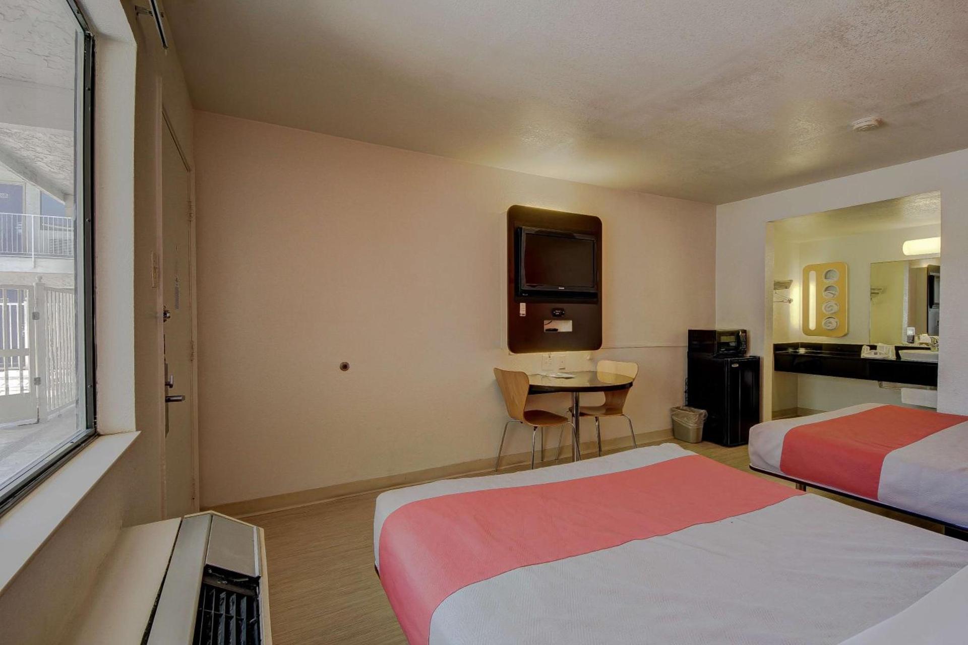 Motel 6-San Antonio, TX - Fort Sam Houston photo 64