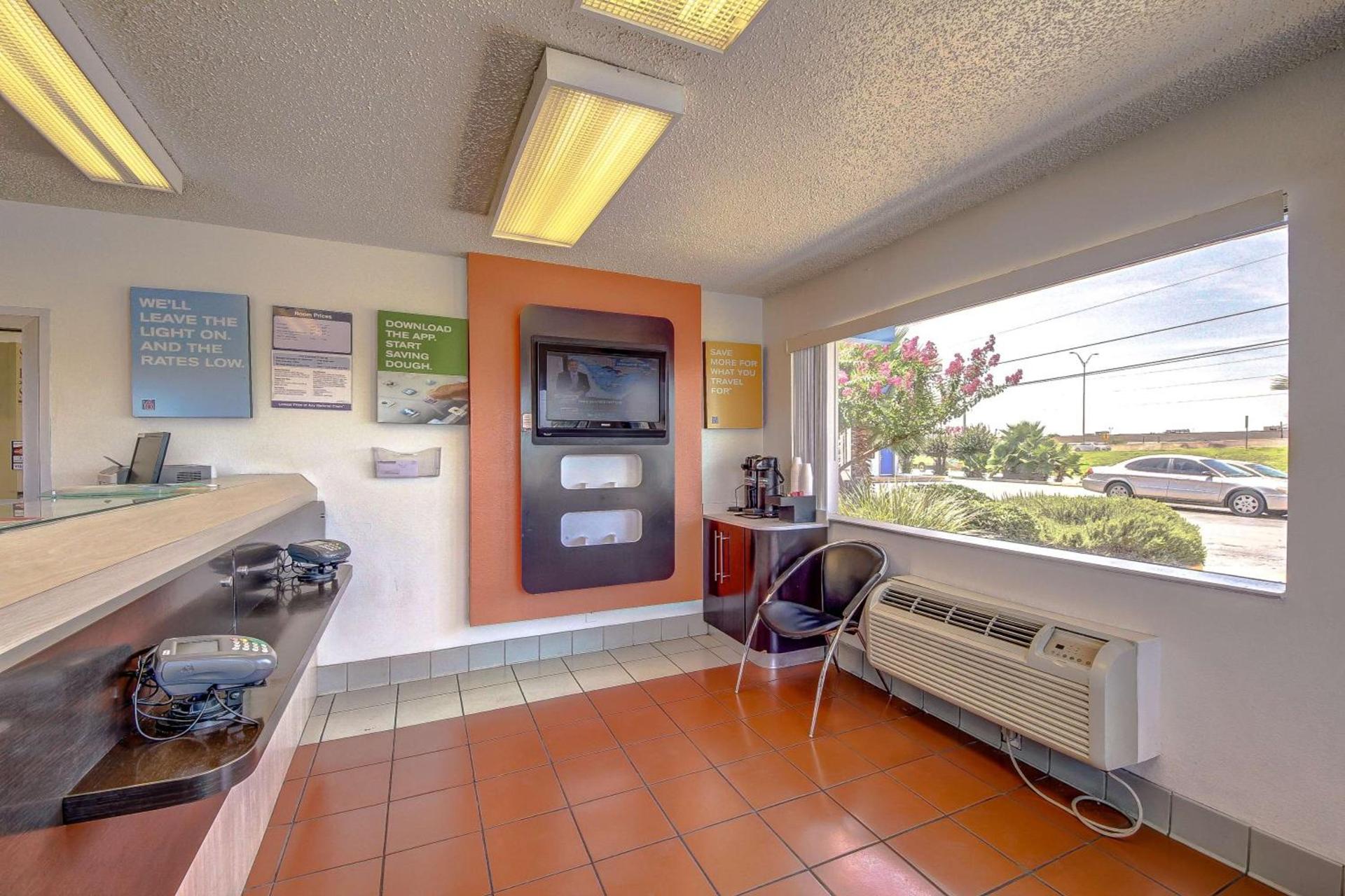 Motel 6-San Antonio, TX - Fort Sam Houston photo 59