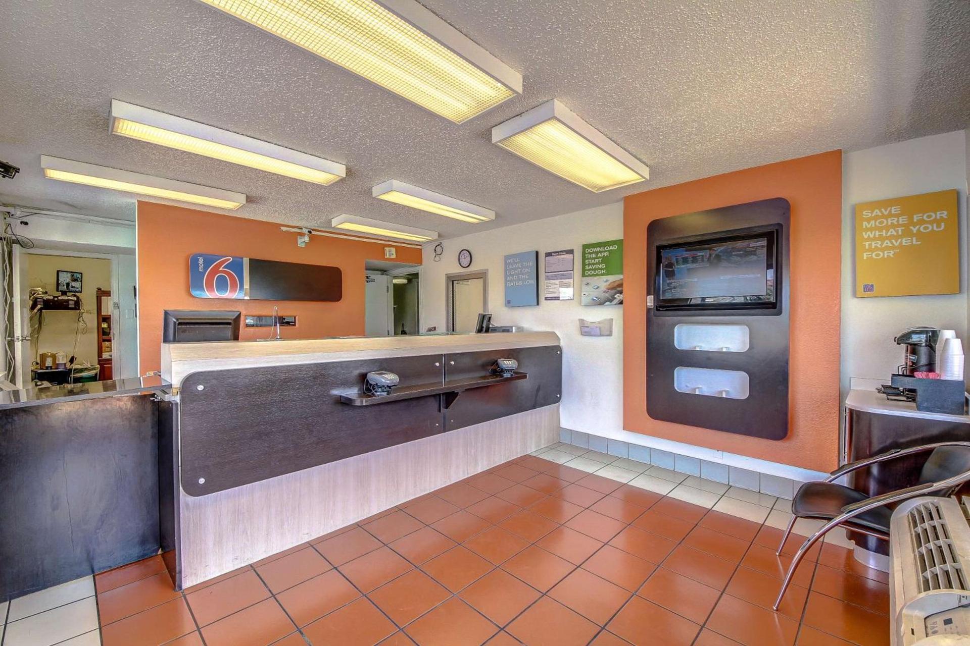 Motel 6-San Antonio, TX - Fort Sam Houston photo 58
