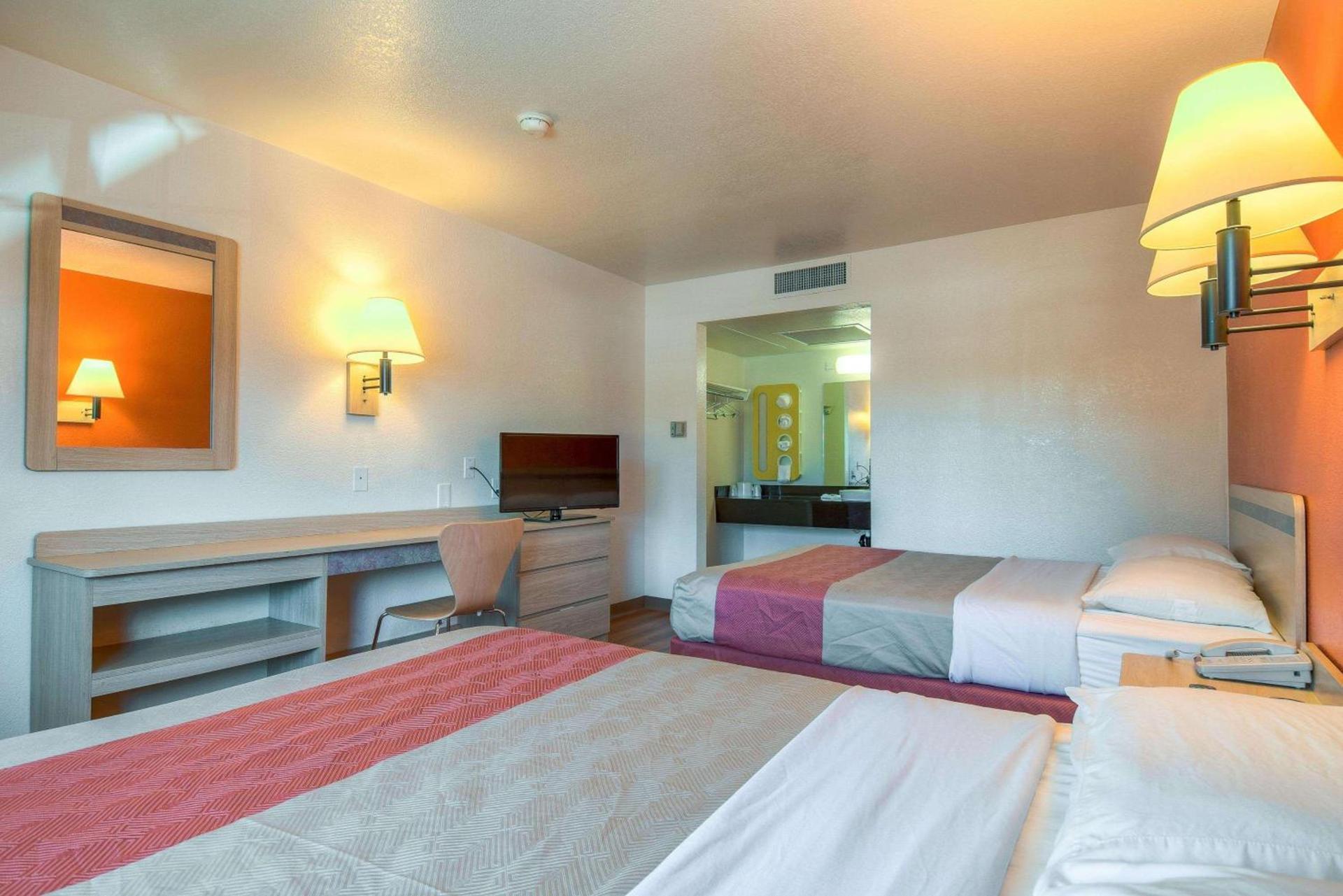 Motel 6-Pomona, CA - Los Angeles photo 51