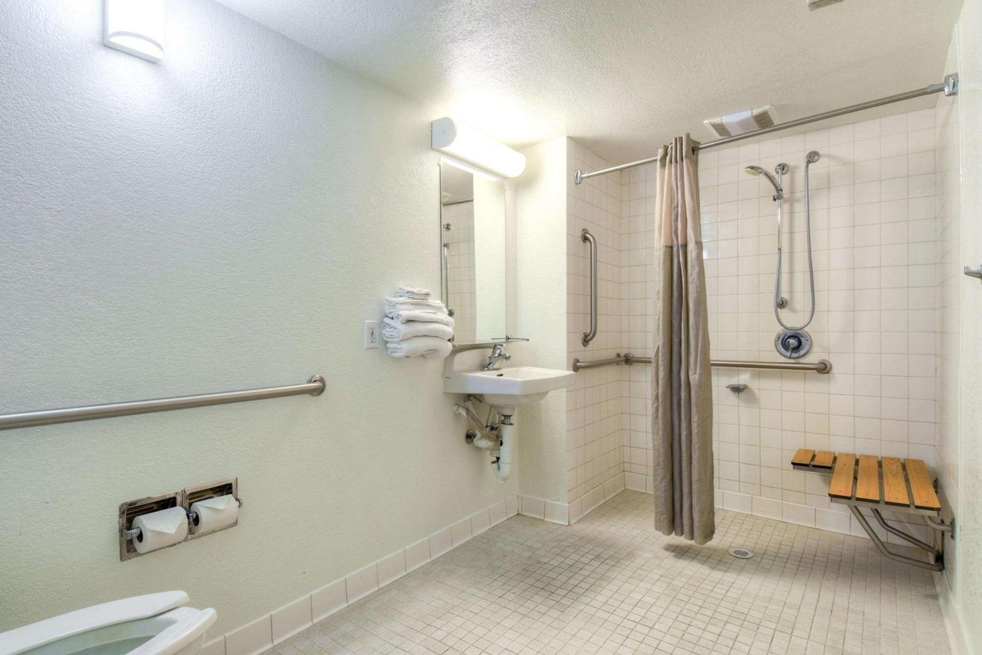 Motel 6-Pomona, CA - Los Angeles photo 42