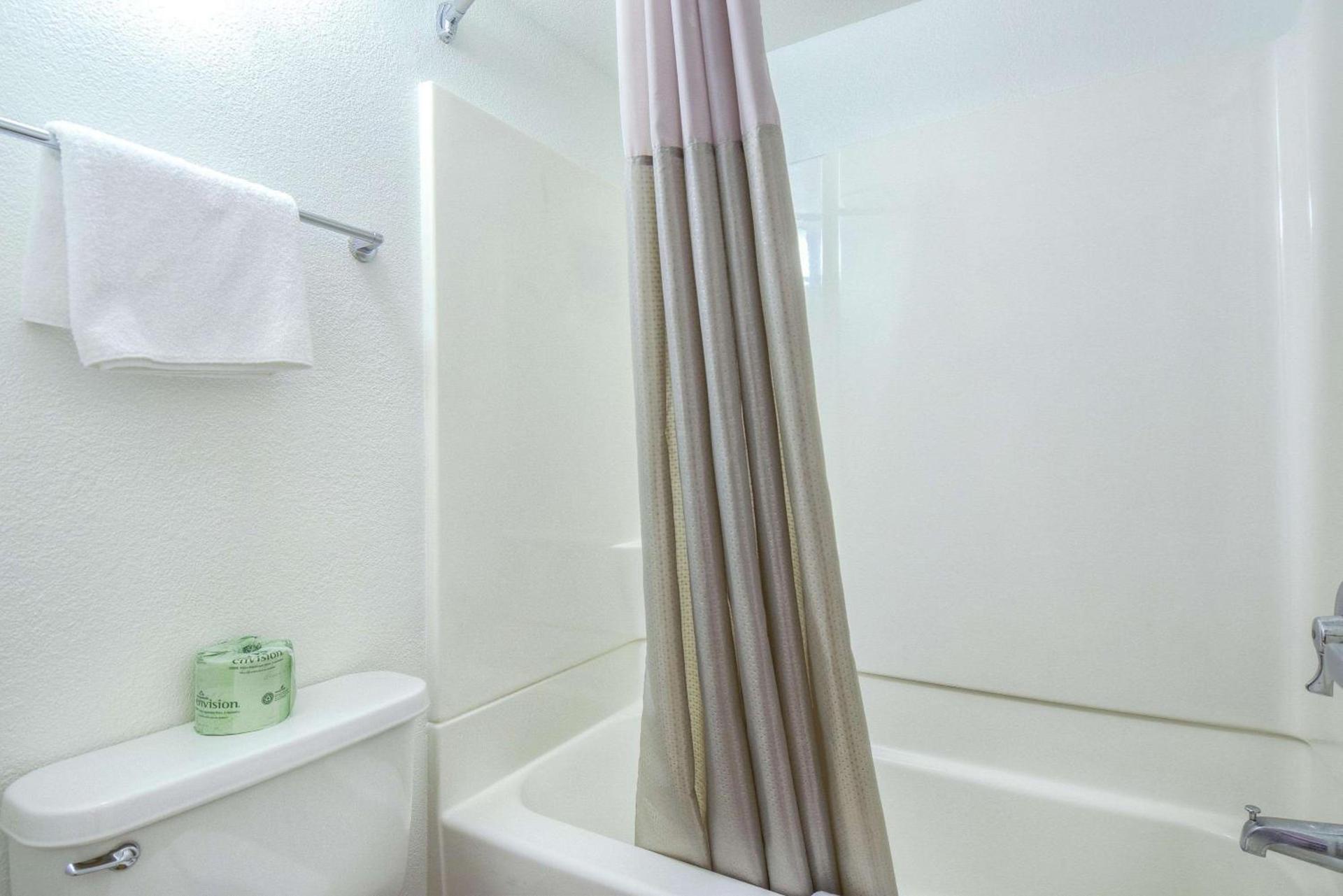 Motel 6-Pomona, CA - Los Angeles photo 41