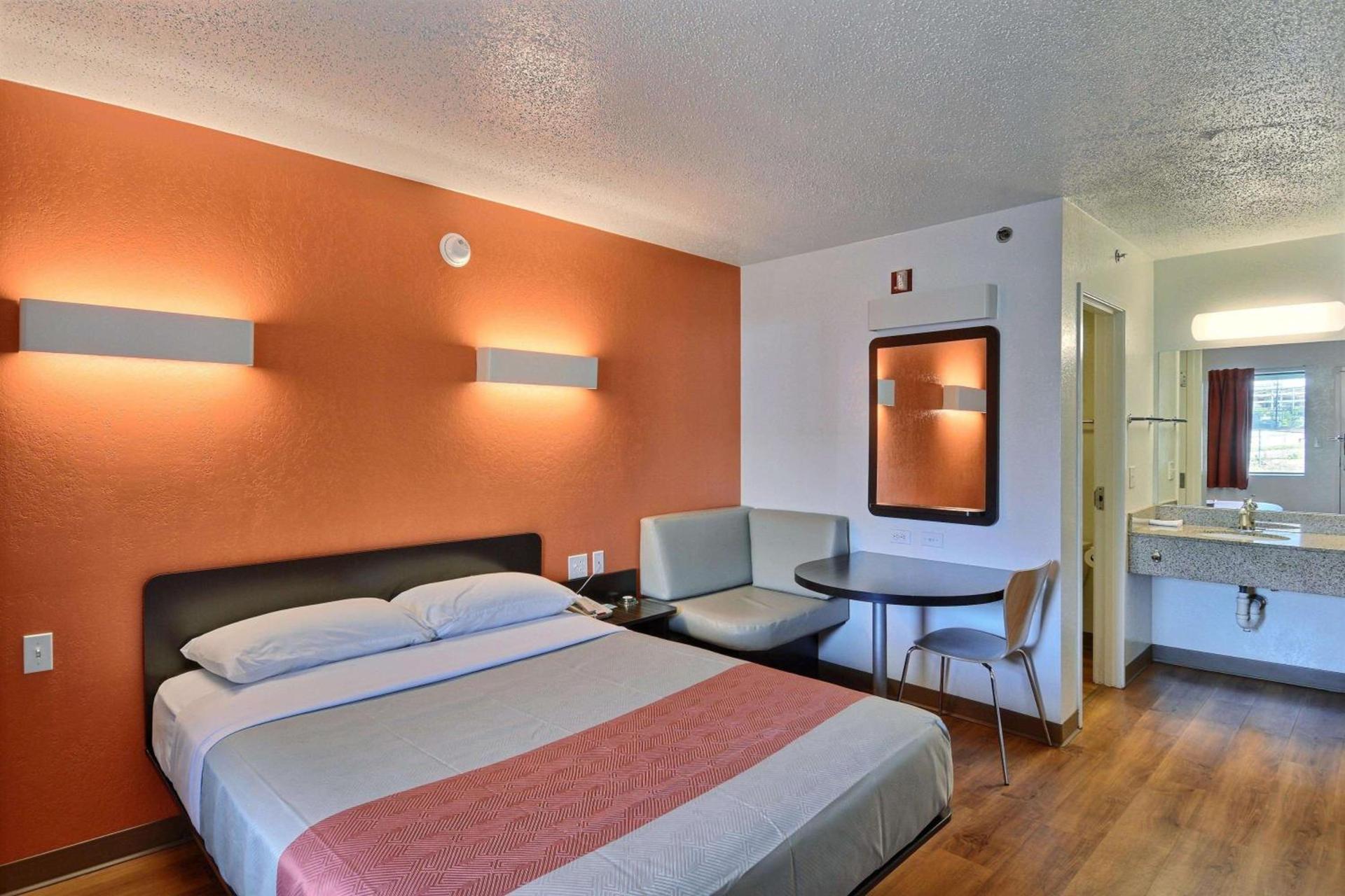 Motel 6-Tewksbury, MA - Boston photo 50