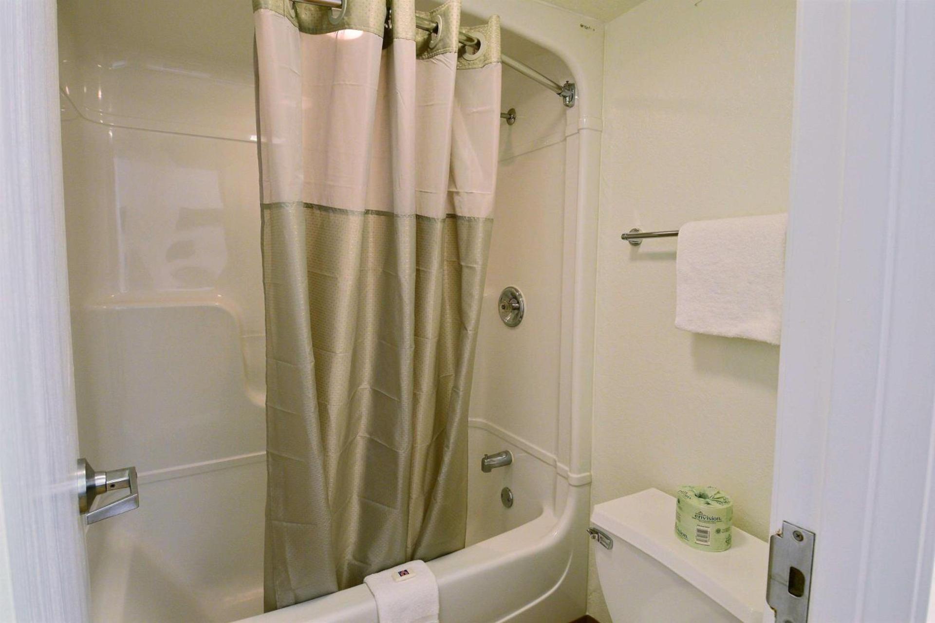 Motel 6-Tewksbury, MA - Boston photo 37