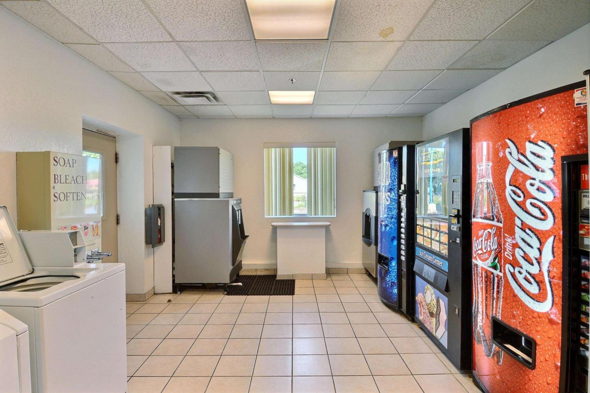 Motel 6-Tewksbury, MA - Boston photo 33