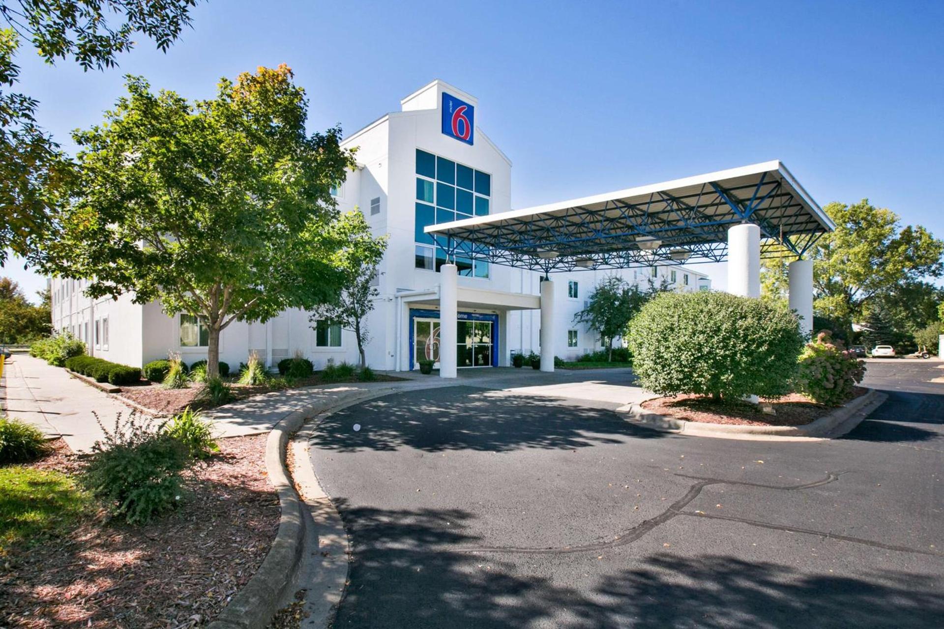 Motel 6-Brooklyn Center, MN - Minneapolis — hotel in Brooklyn Center