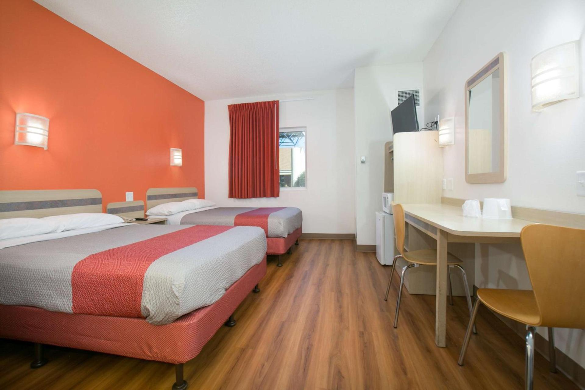 Motel 6-Brooklyn Center, MN - Minneapolis photo 60