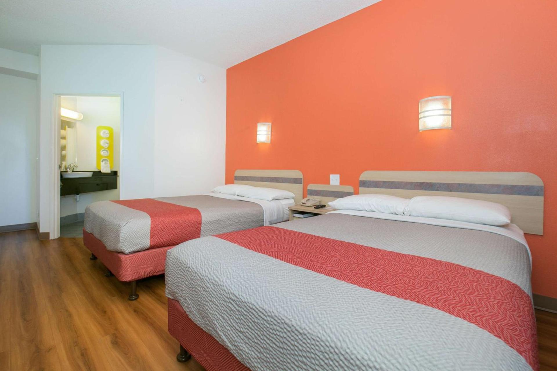 Motel 6-Brooklyn Center, MN - Minneapolis photo 58