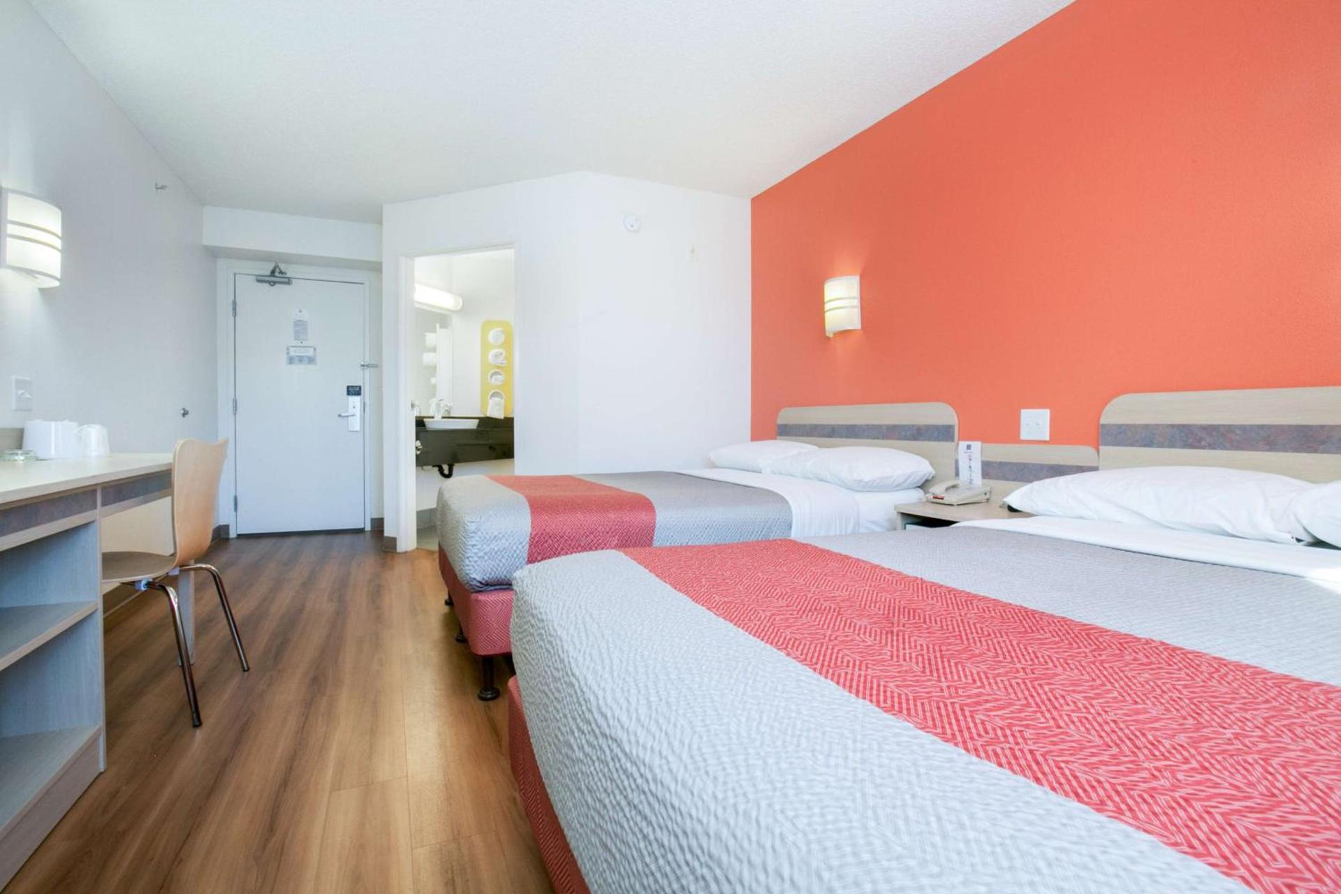 Motel 6-Brooklyn Center, MN - Minneapolis photo 53