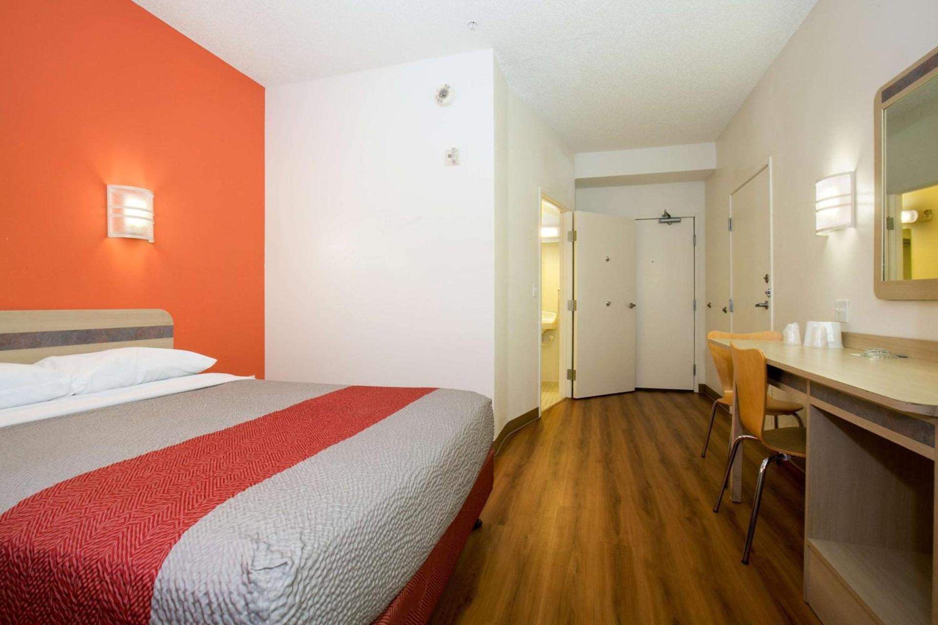 Motel 6-Brooklyn Center, MN - Minneapolis photo 52