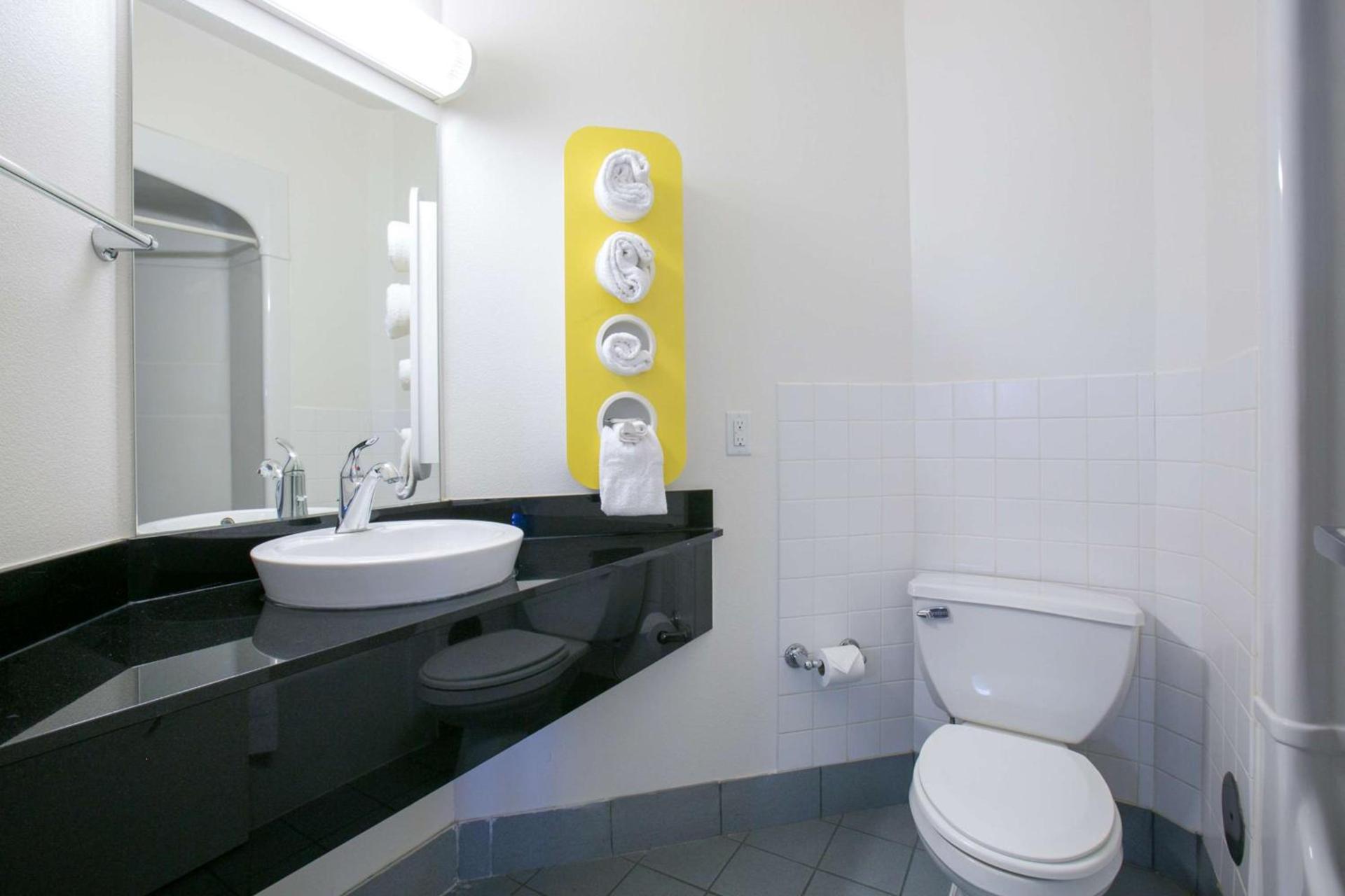 Motel 6-Brooklyn Center, MN - Minneapolis photo 41