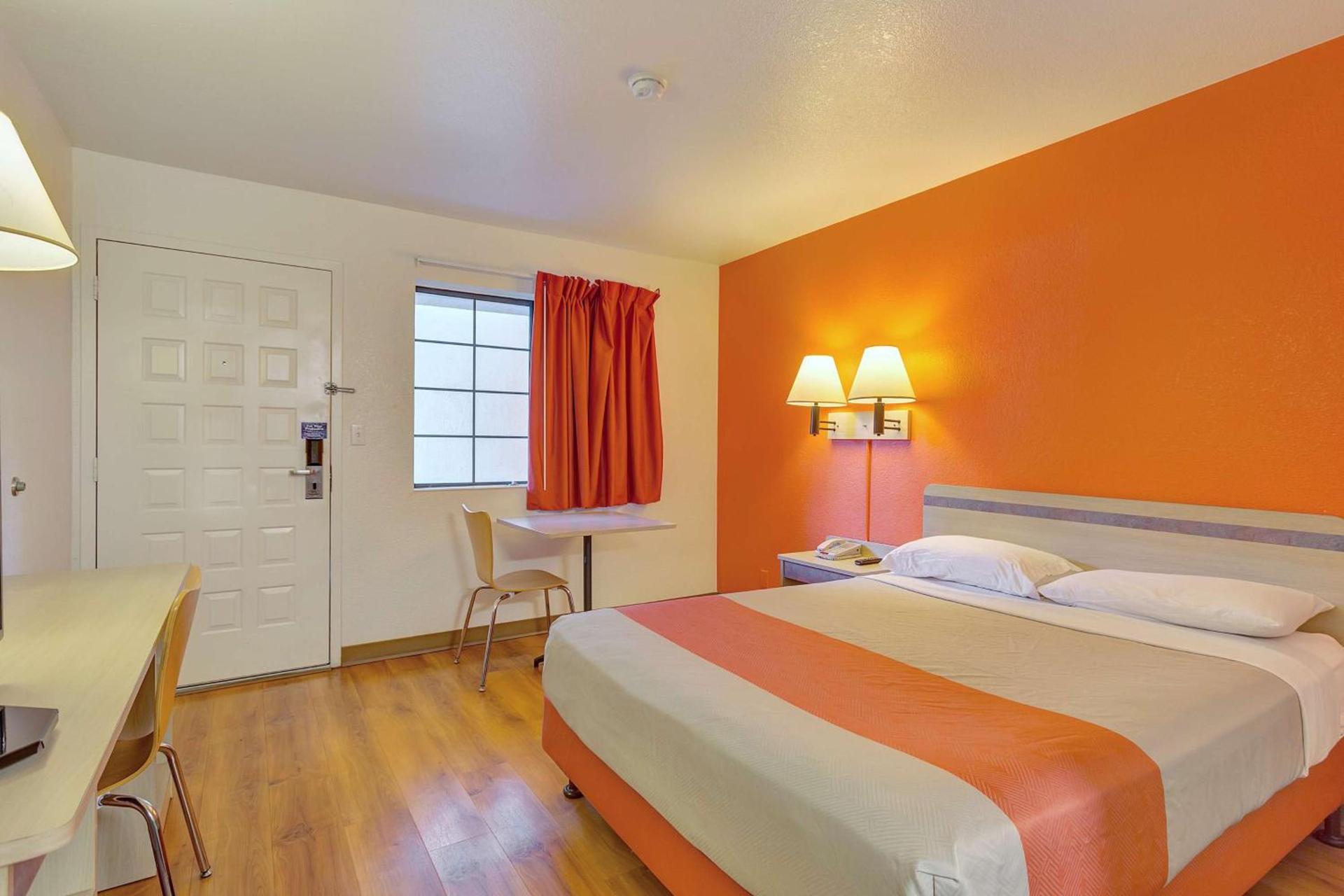 Super 8 by Wyndham Santa Rosa North photo 26