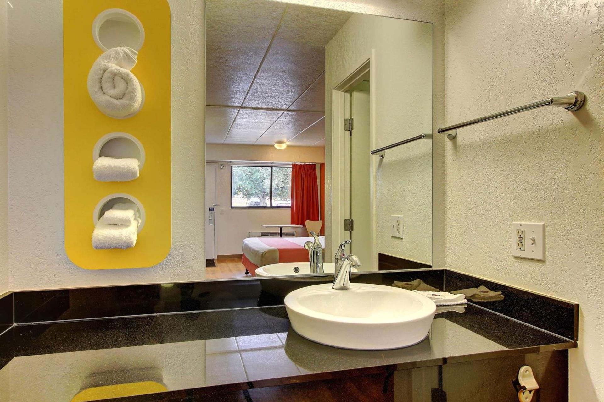 Motel 6-York, PA photo 55