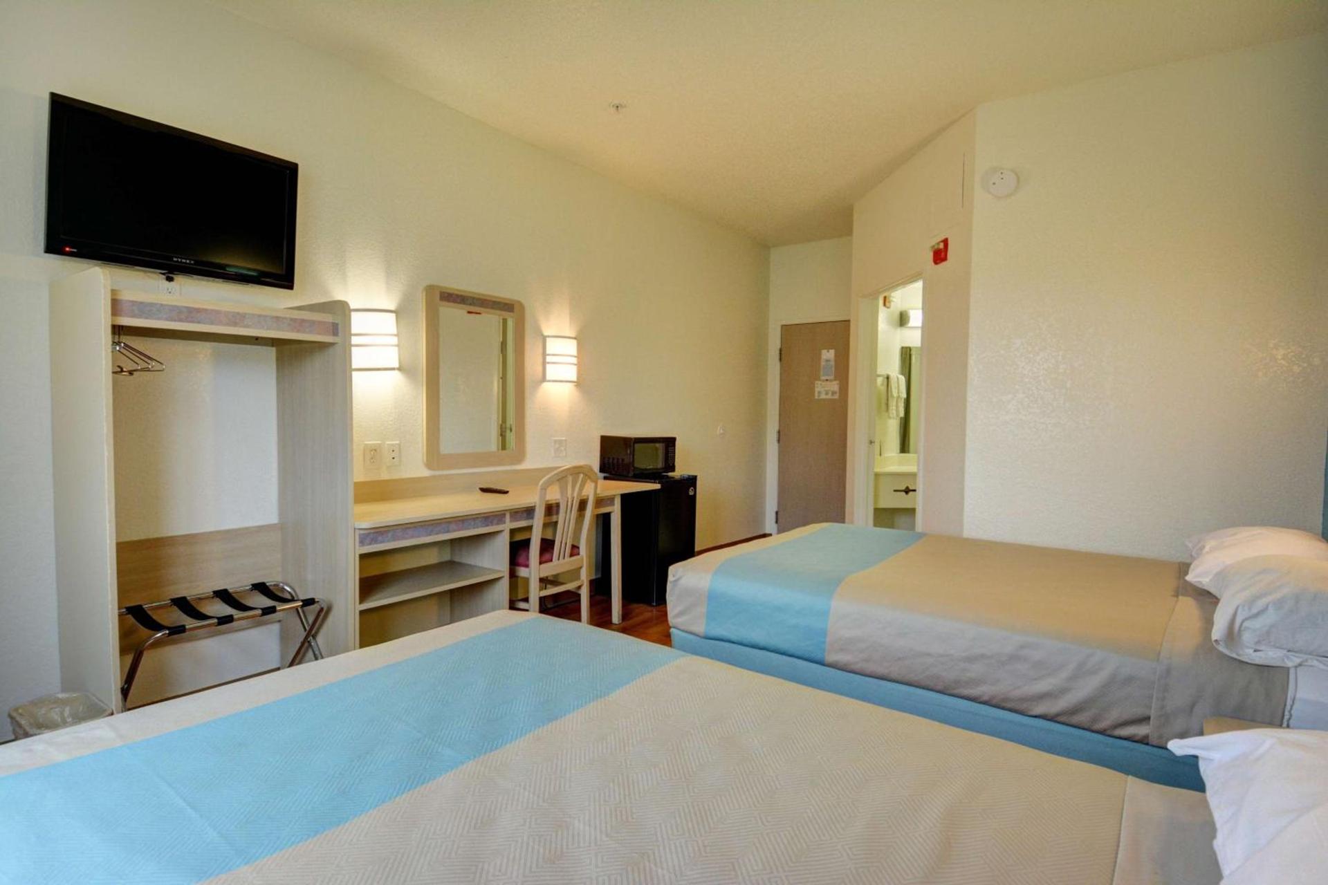 Motel 6-Denison, TX photo 76