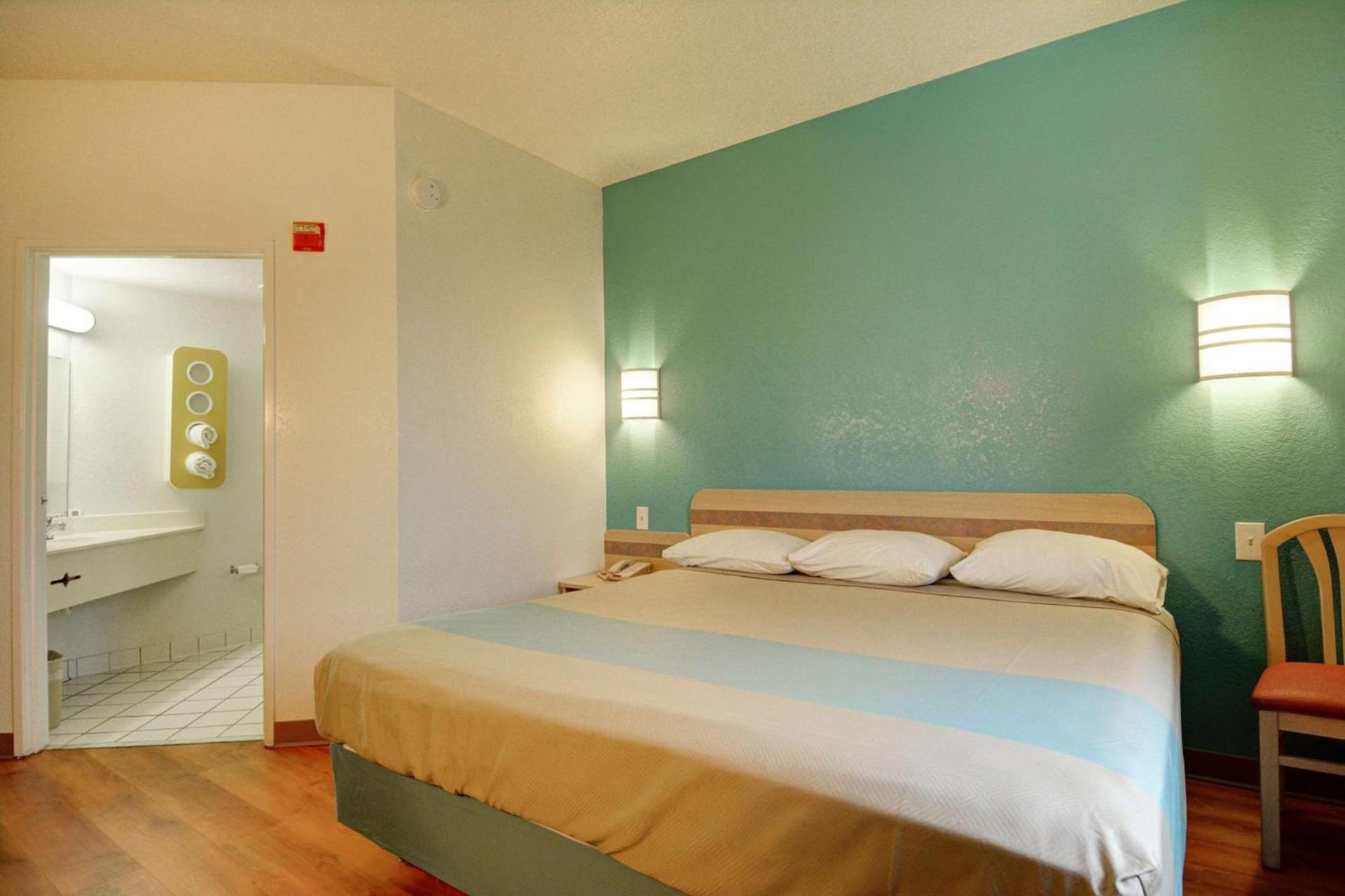Motel 6-Denison, TX photo 73