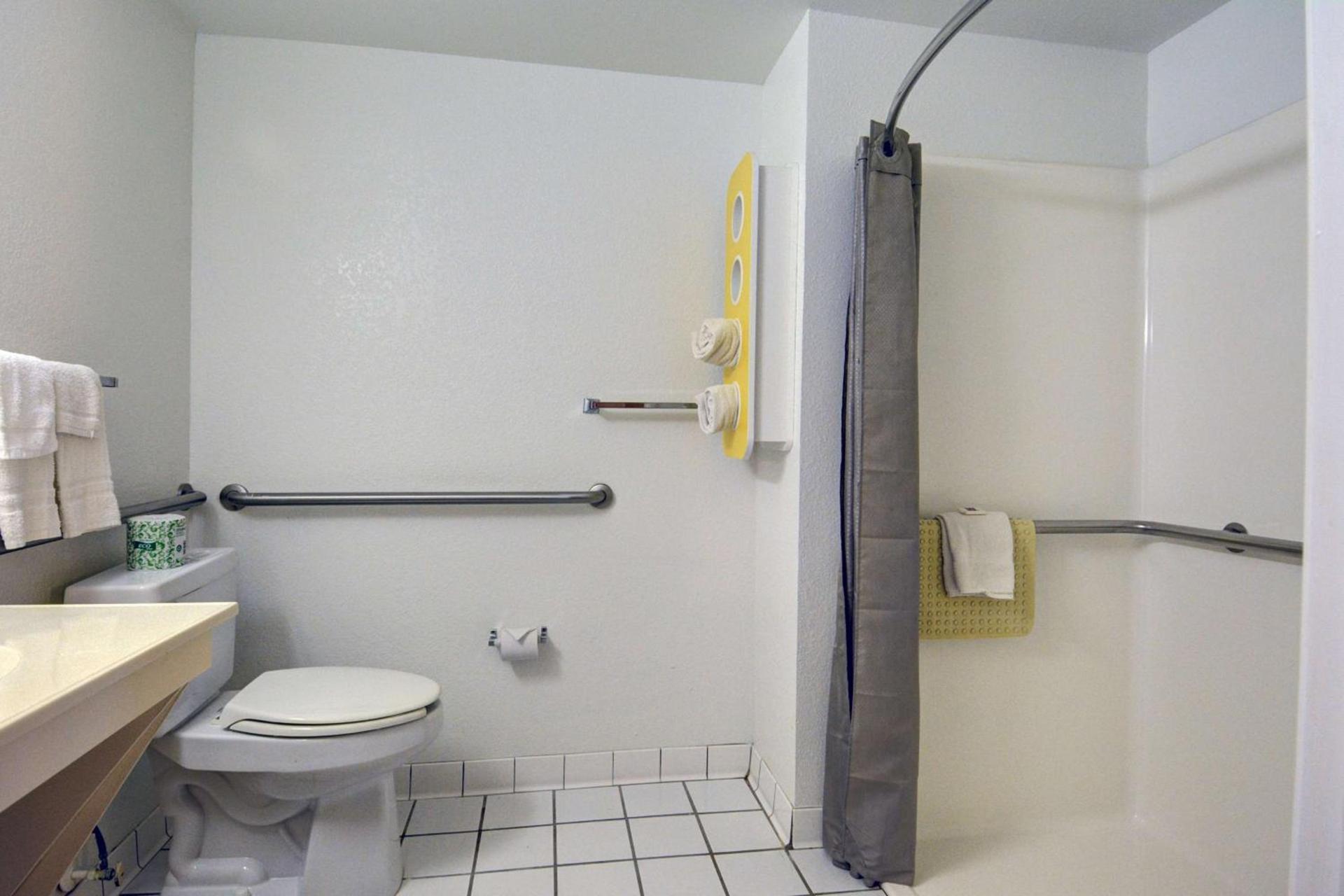 Motel 6-Denison, TX photo 64