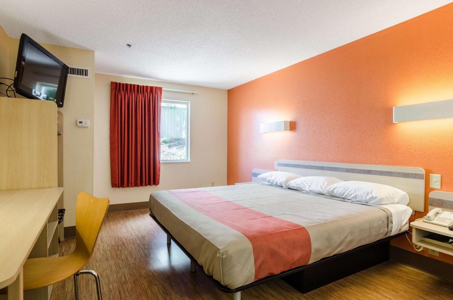 Motel 6-Bristol, VA photo 55
