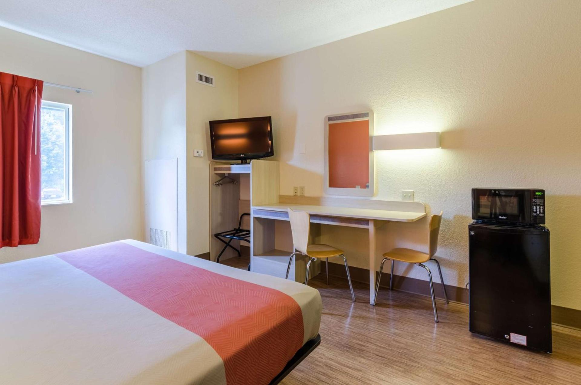 Motel 6-Bristol, VA photo 49