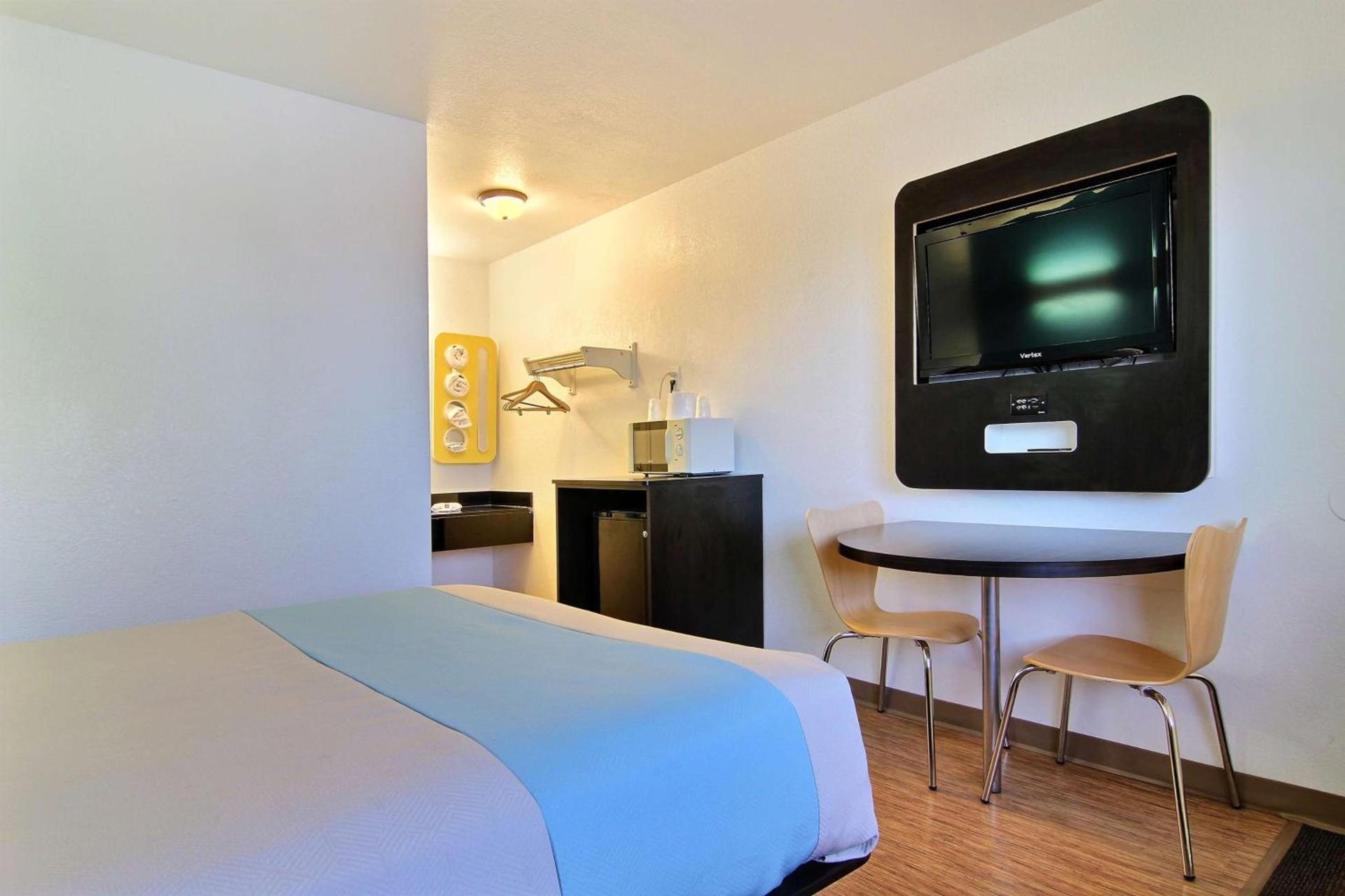 Motel 6-Carlsbad, NM photo 46