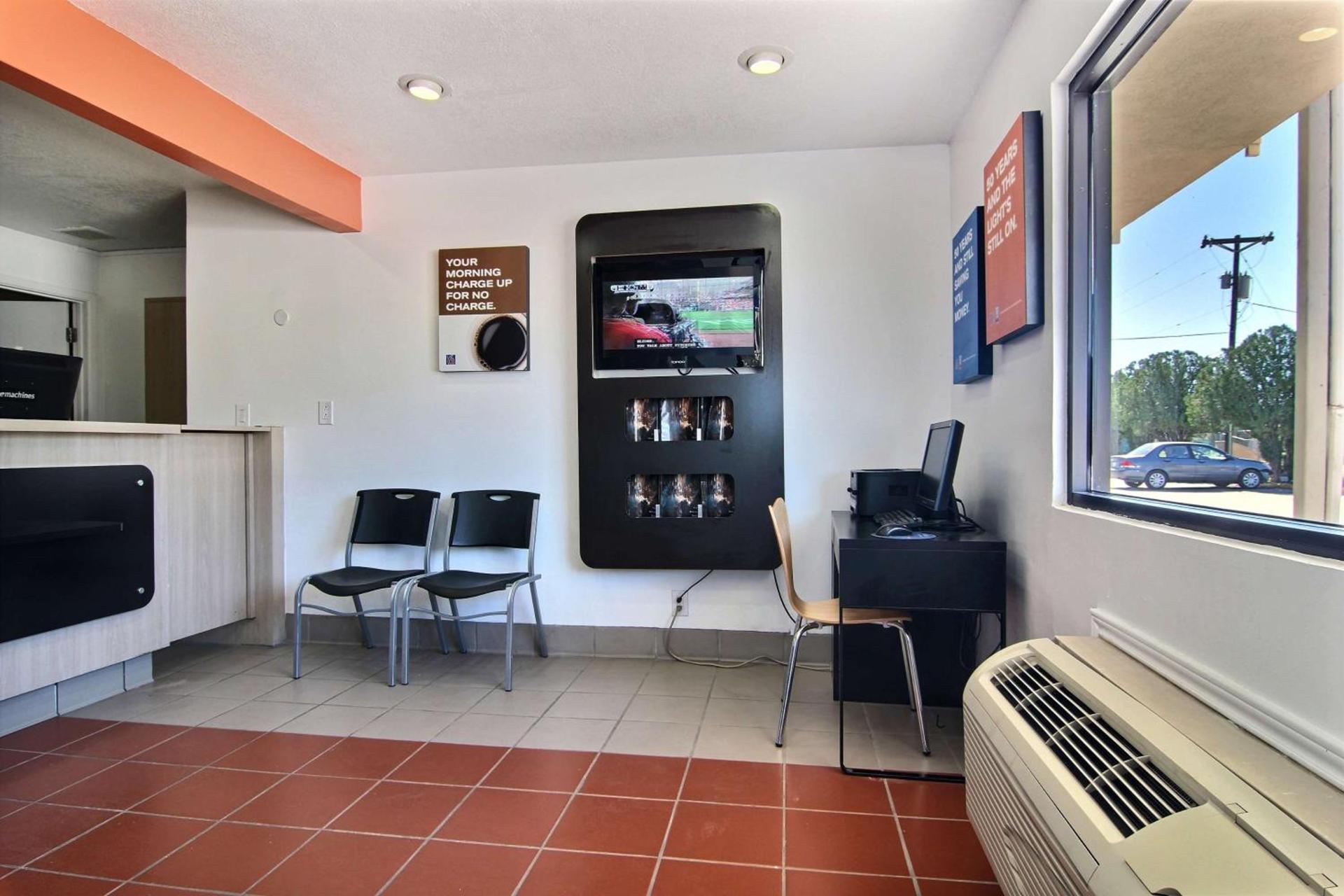 Motel 6-Carlsbad, NM photo 41