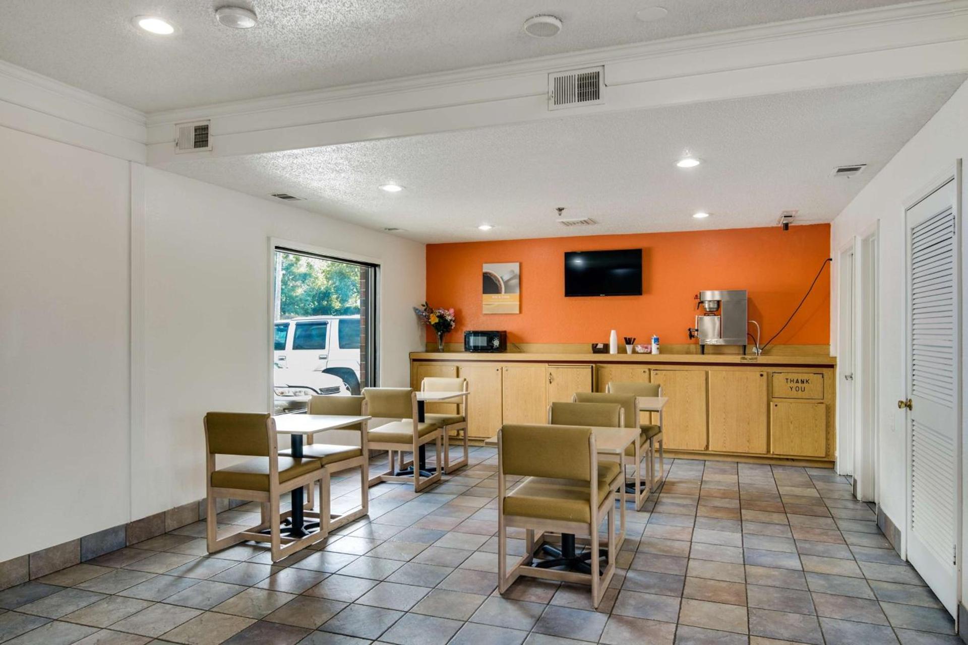 Motel 6-Waukegan, IL photo 52