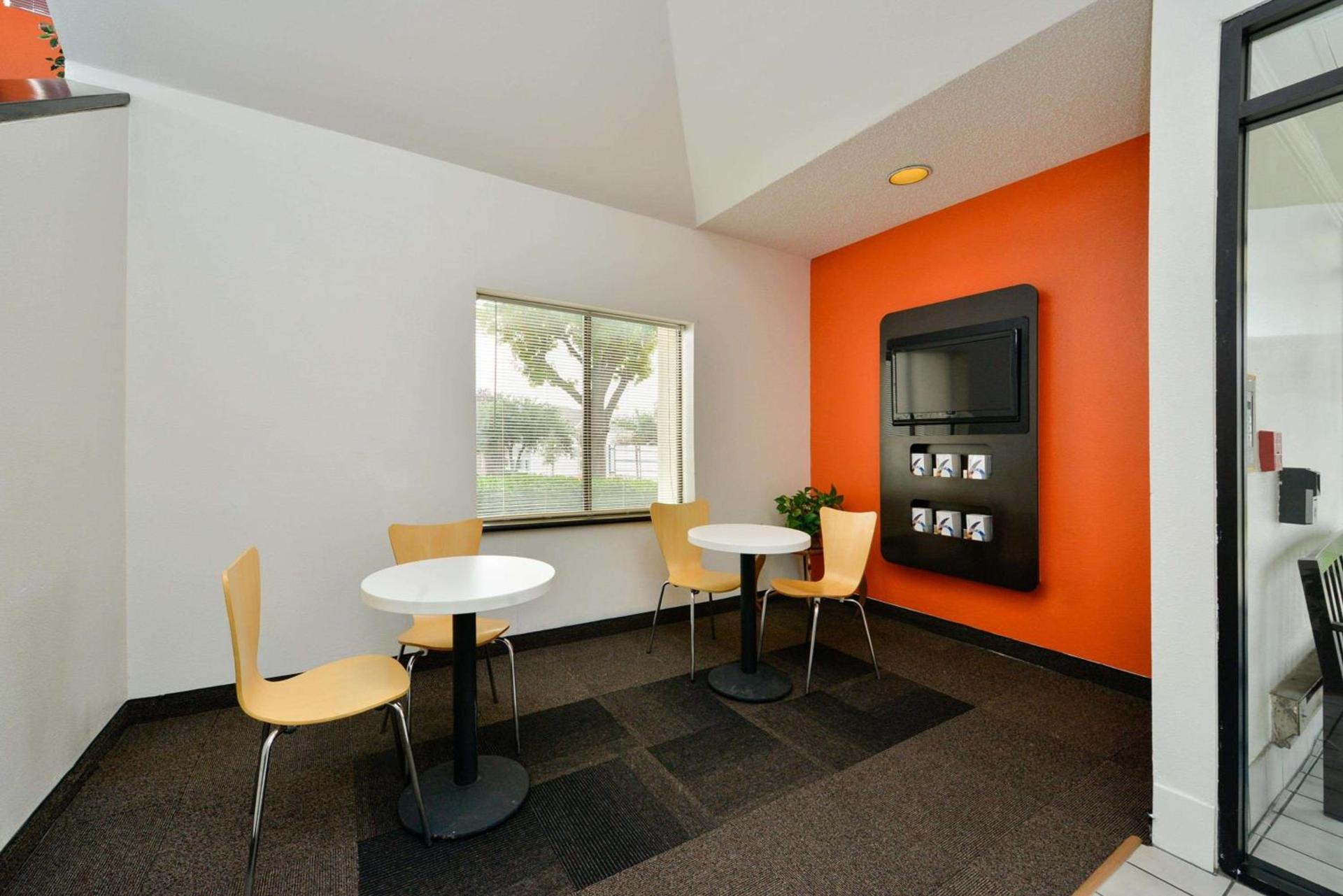 Motel 6-Plano, TX - West - Frisco photo 24