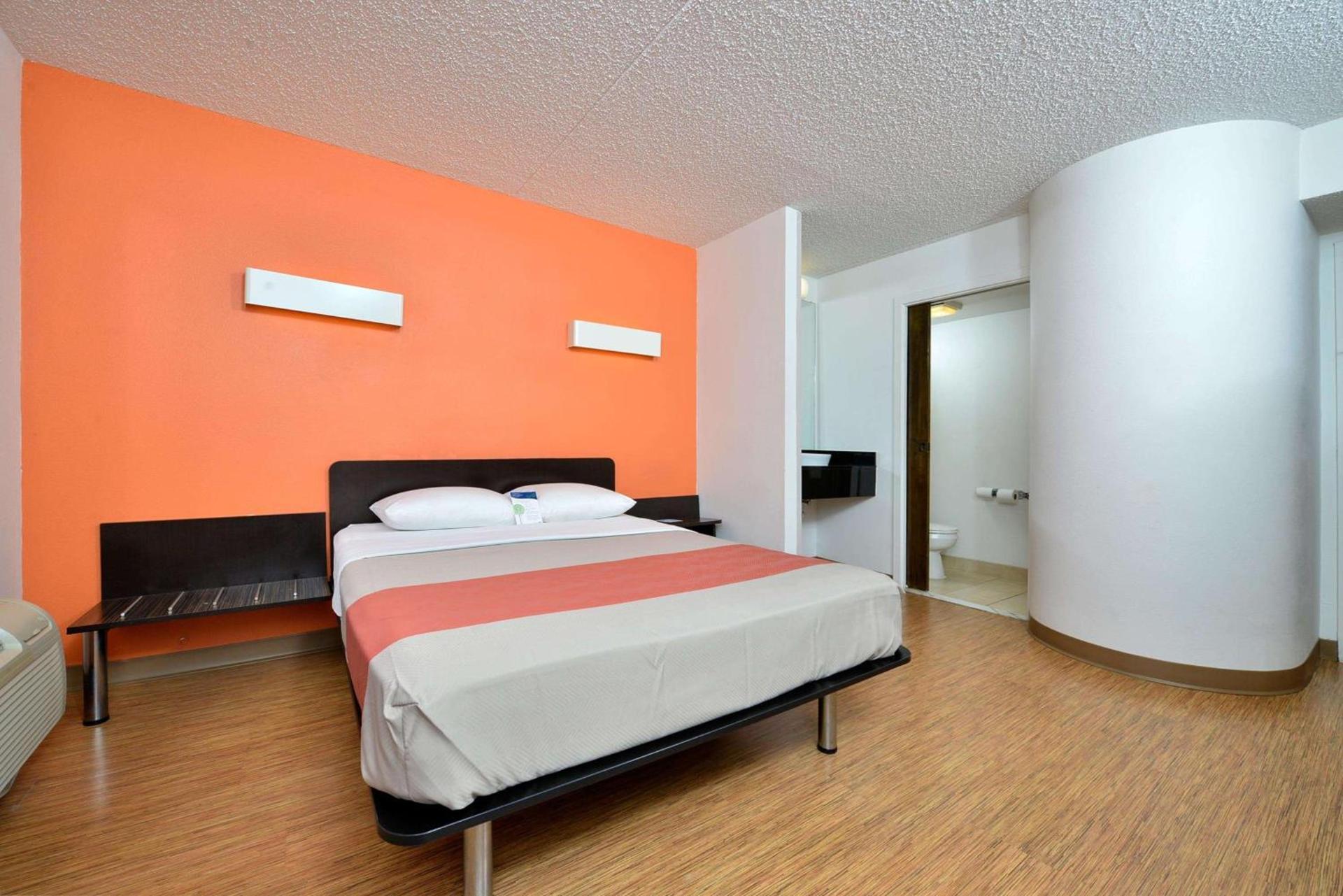 Motel 6-Plano, TX - West - Frisco photo 18
