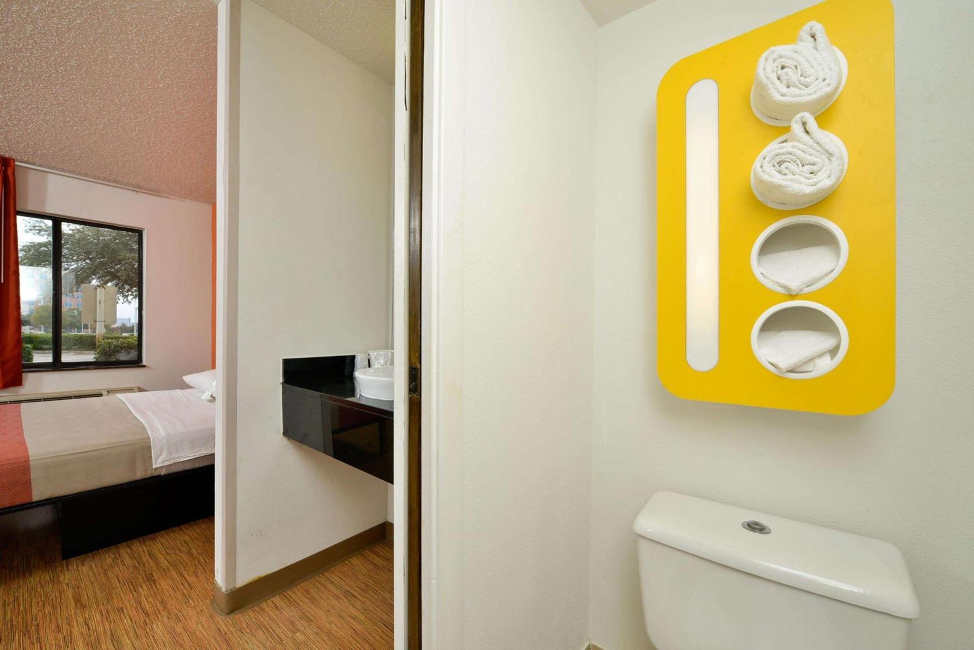 Motel 6-Plano, TX - West - Frisco photo 17