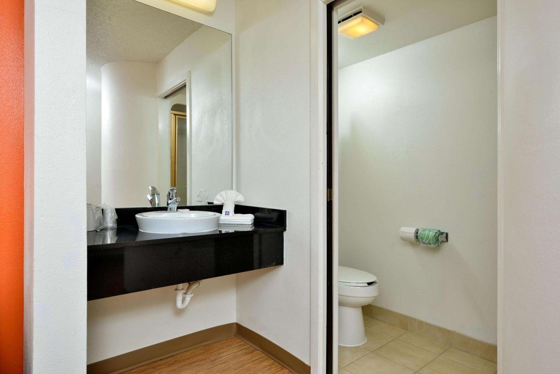 Motel 6-Plano, TX - West - Frisco photo 16