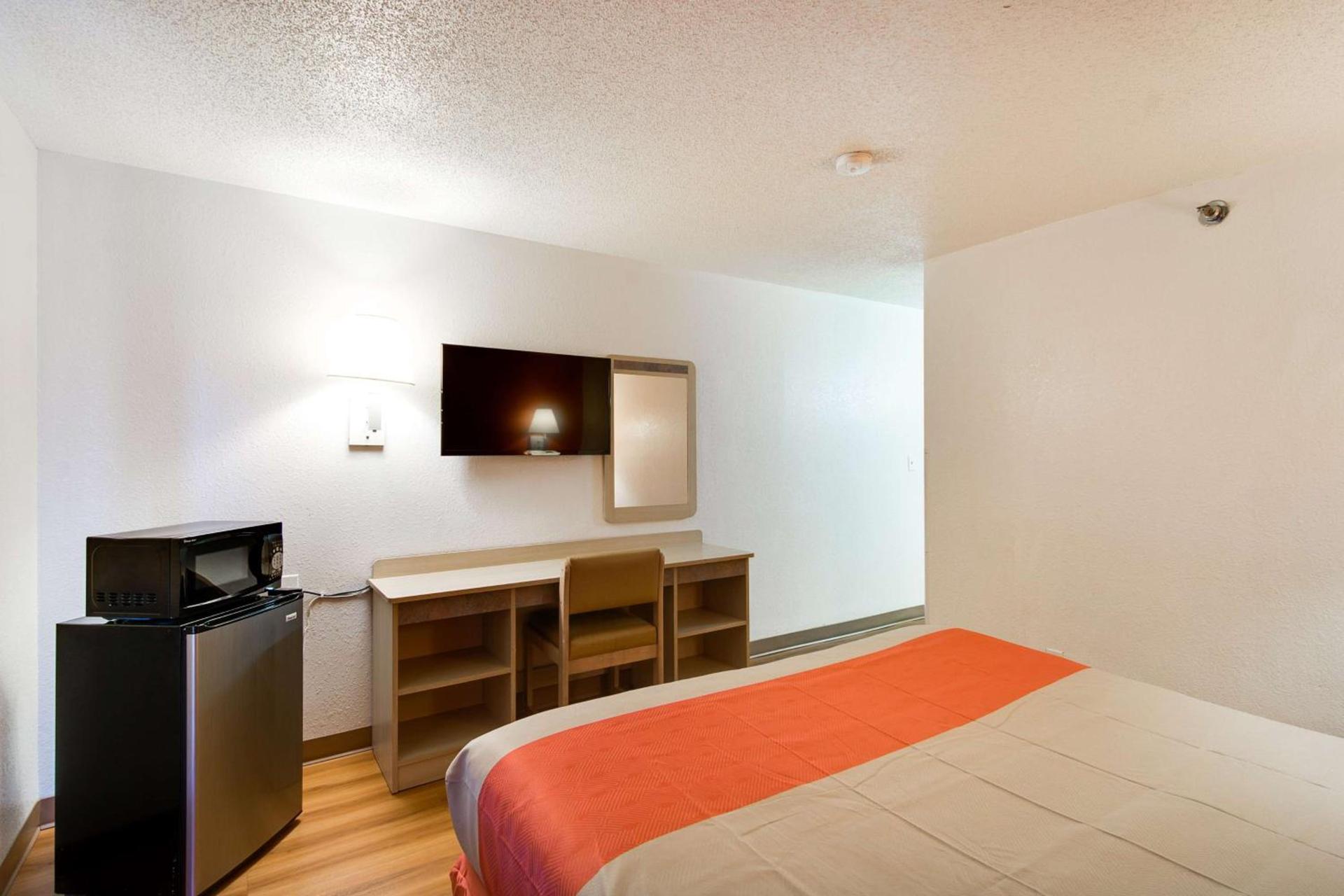 Motel 6-Waukegan, IL photo 41