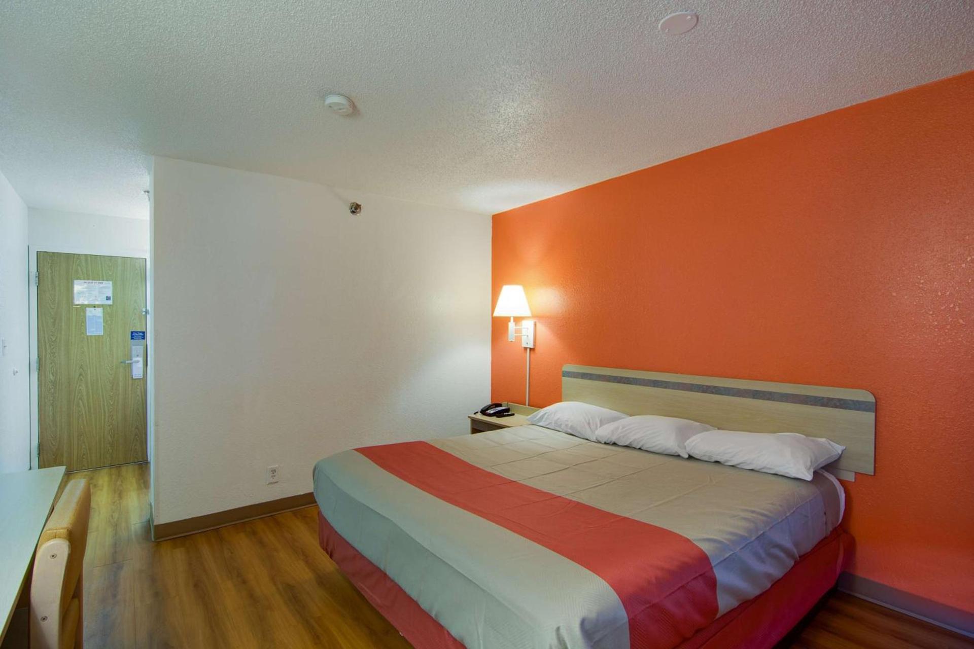 Motel 6-Waukegan, IL photo 40
