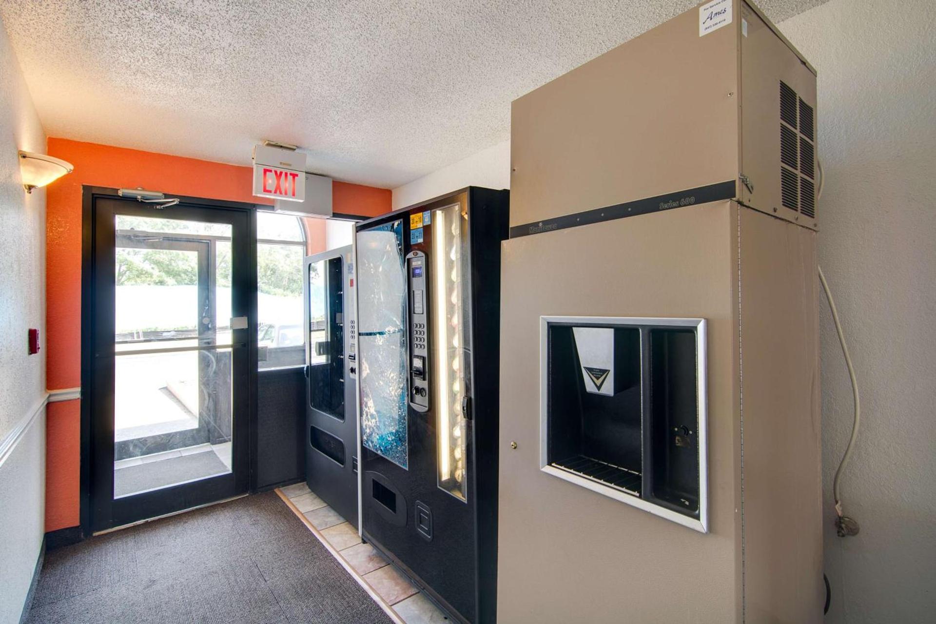 Motel 6-Waukegan, IL photo 33