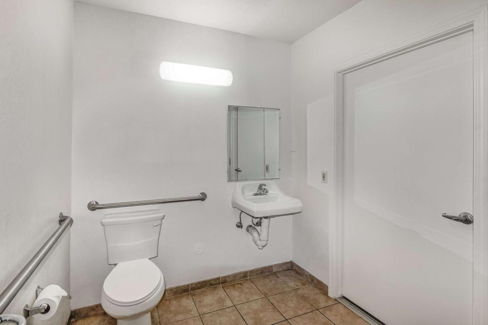 Motel 6-Visalia, CA photo 33