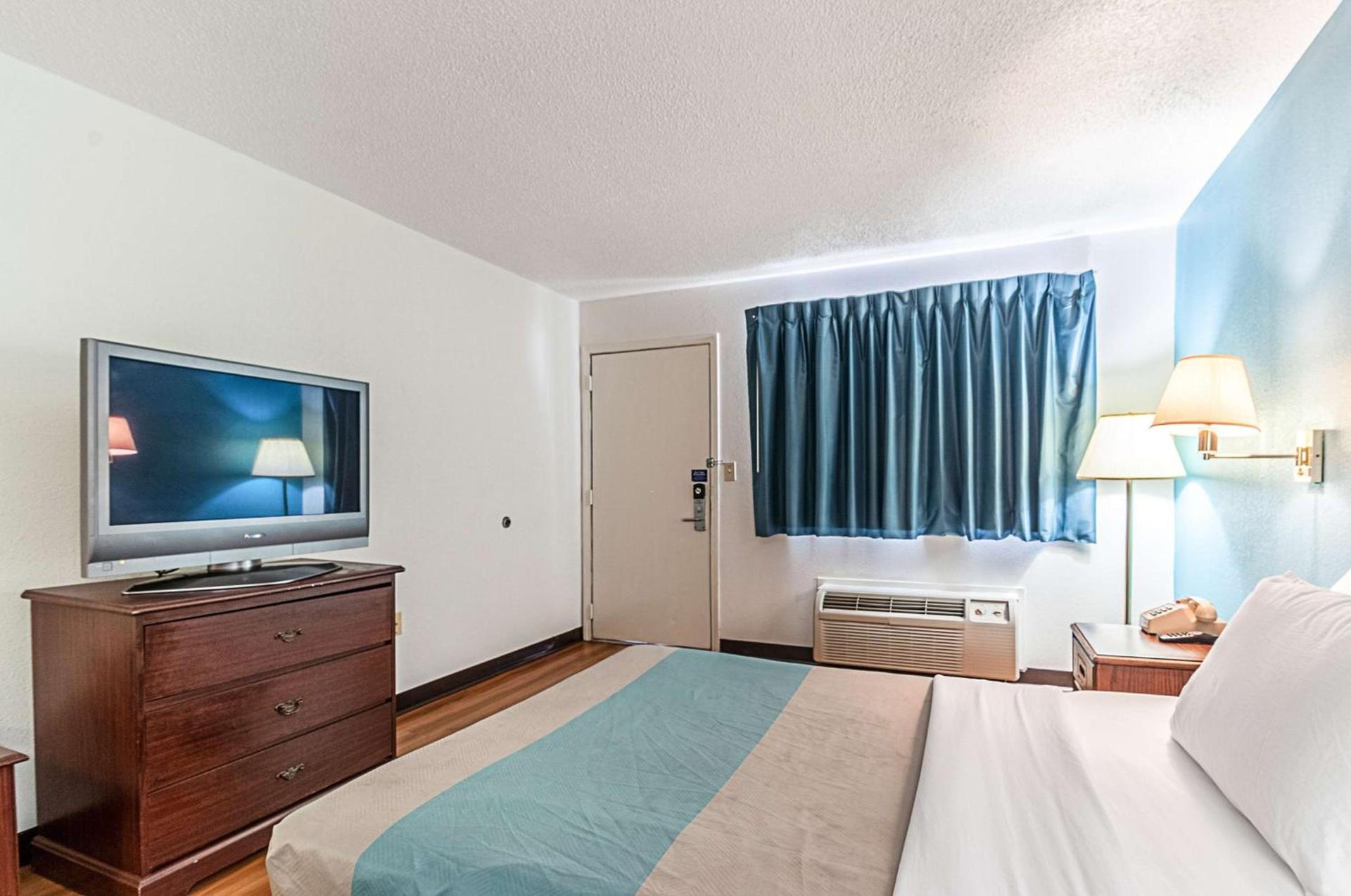 Motel 6-Southgate, MI - Detroit photo 61