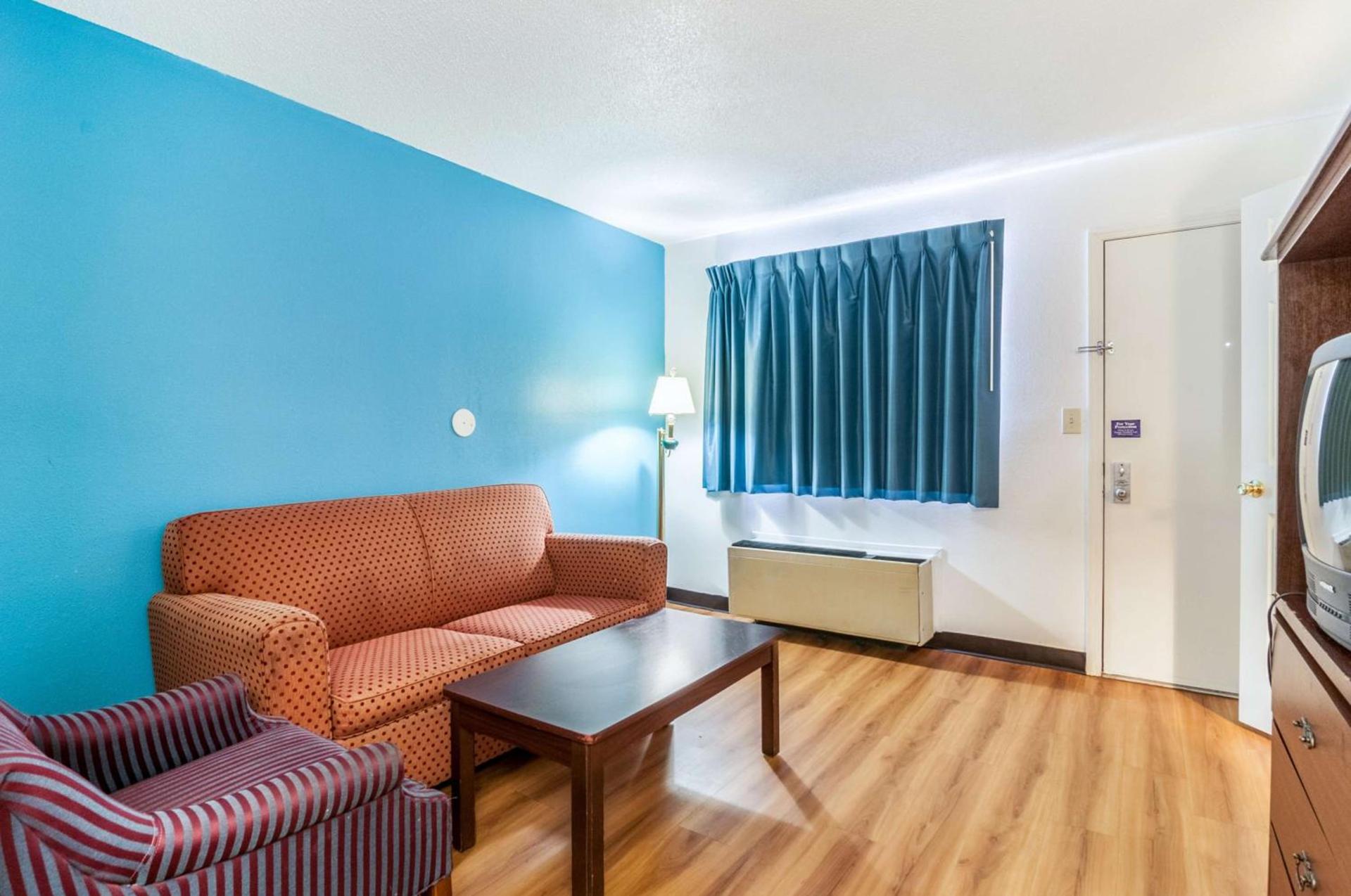 Motel 6-Southgate, MI - Detroit photo 50
