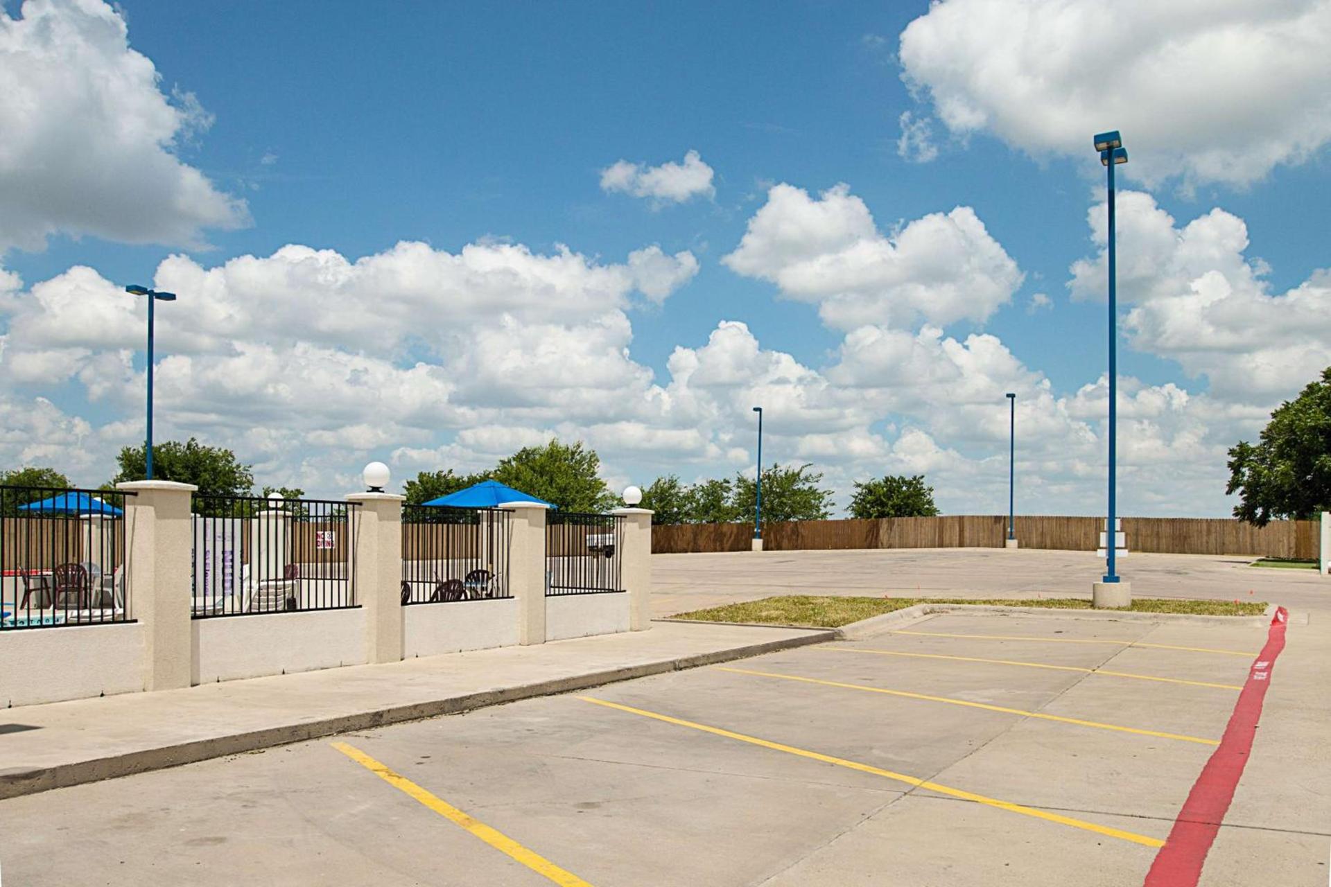 Motel 6-Cleburne, TX photo 44