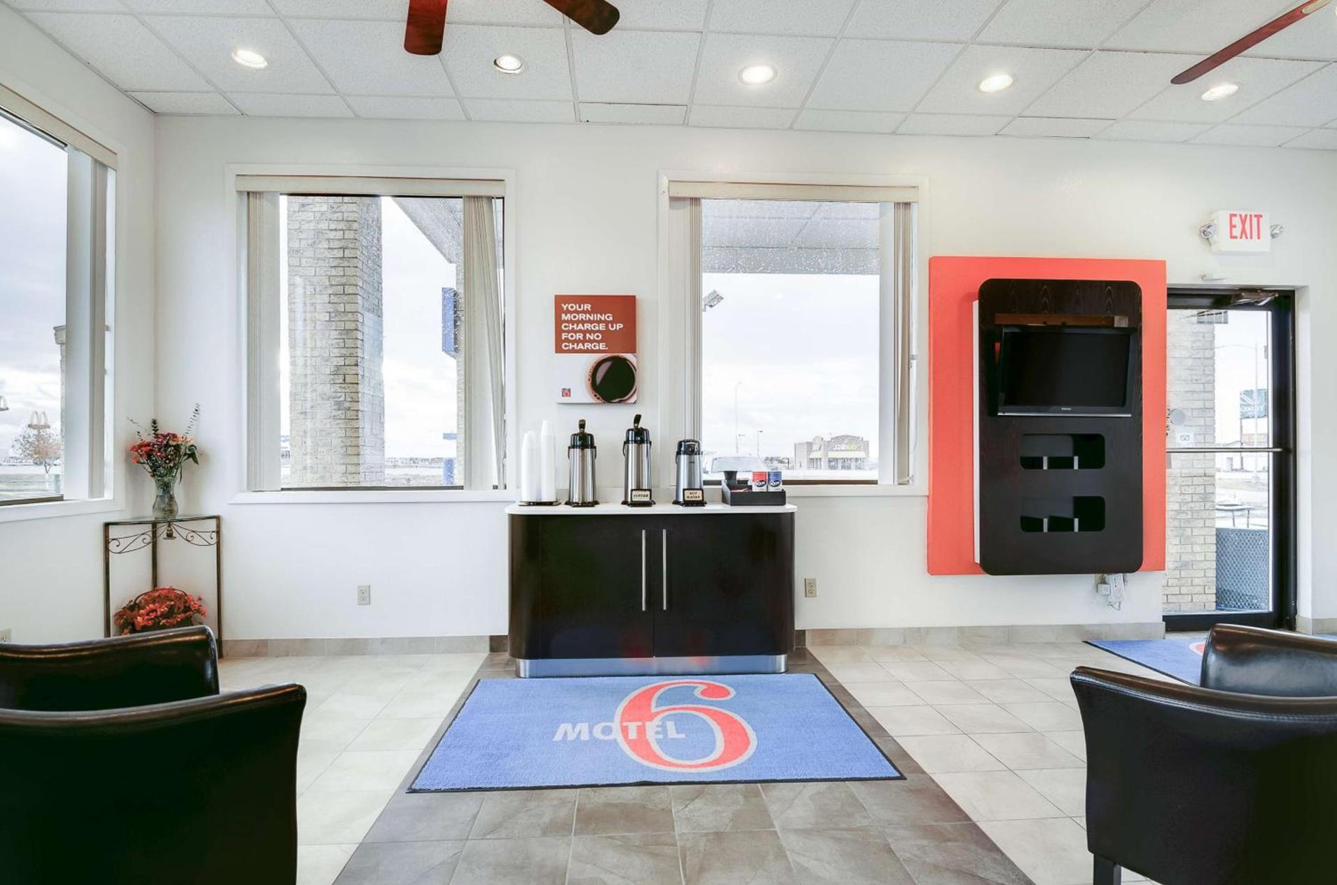 Motel 6-Colby, KS photo 13
