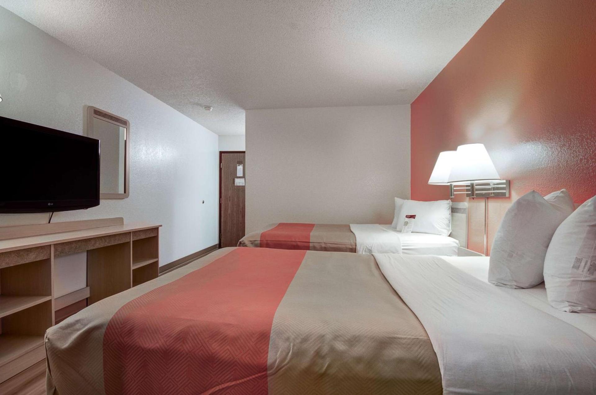 Motel 6-Colby, KS photo 60