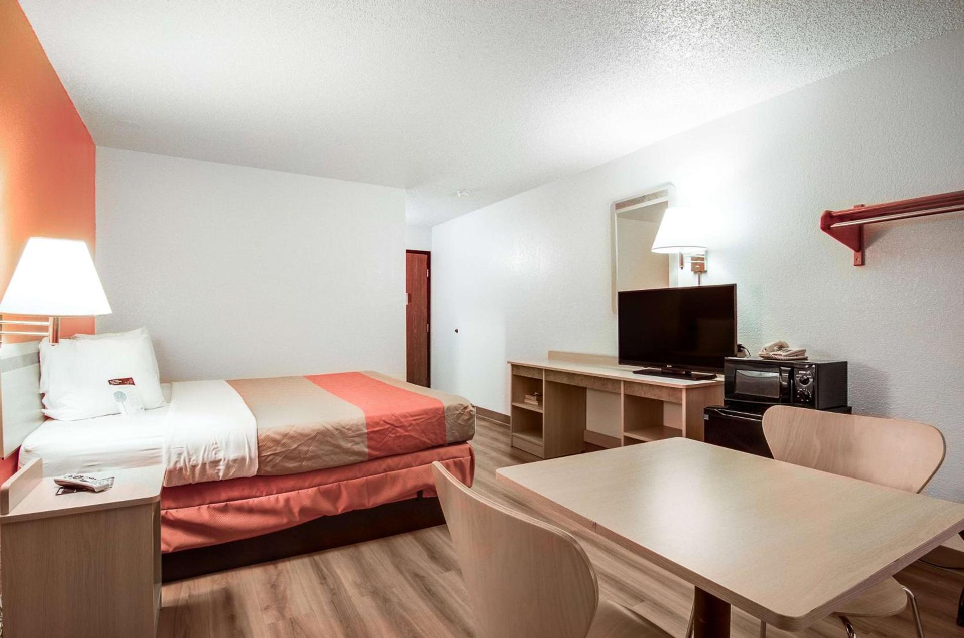Motel 6-Colby, KS photo 56