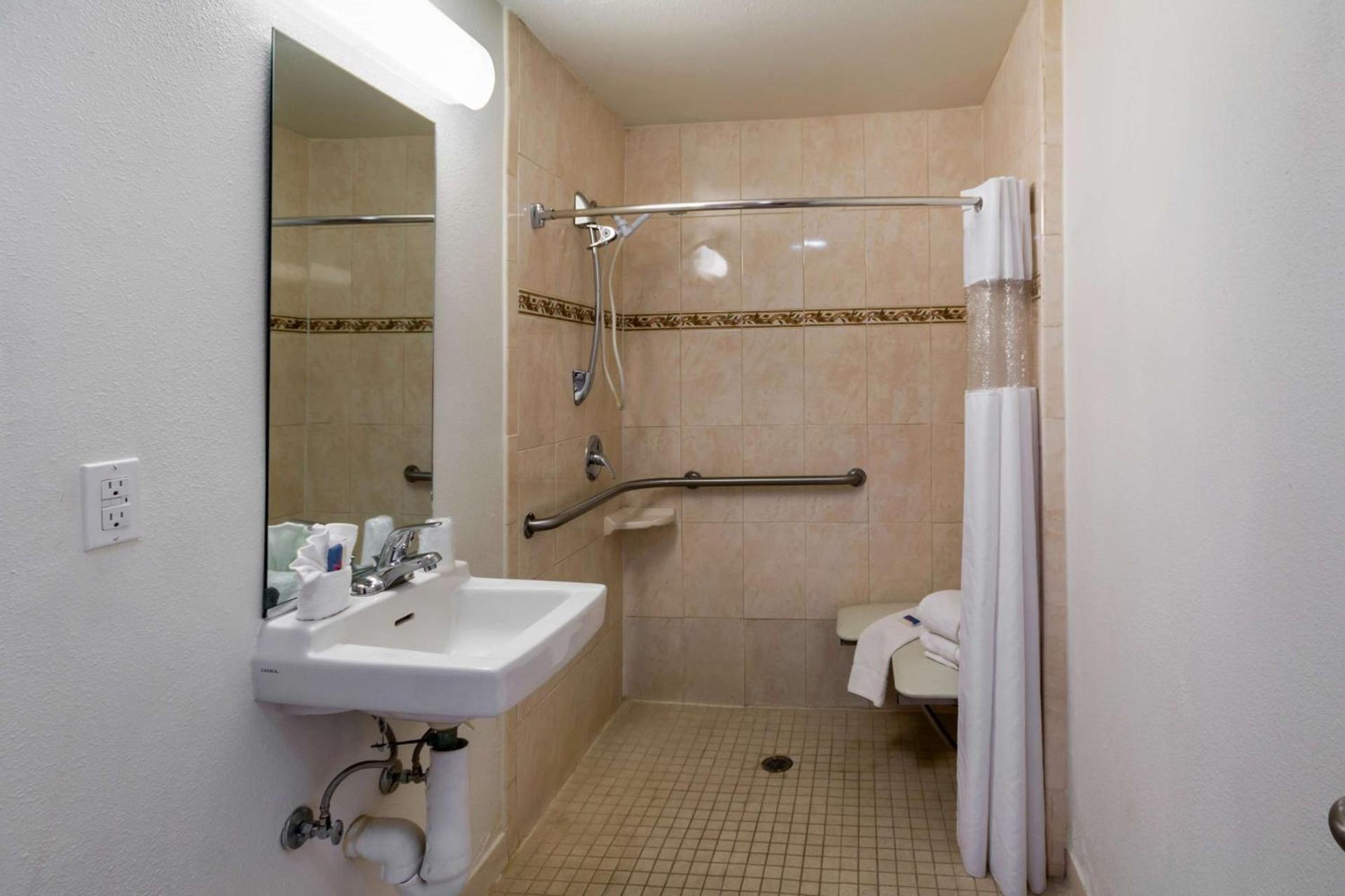 Motel 6-El Paso, TX - Airport - Fort Bliss photo 56