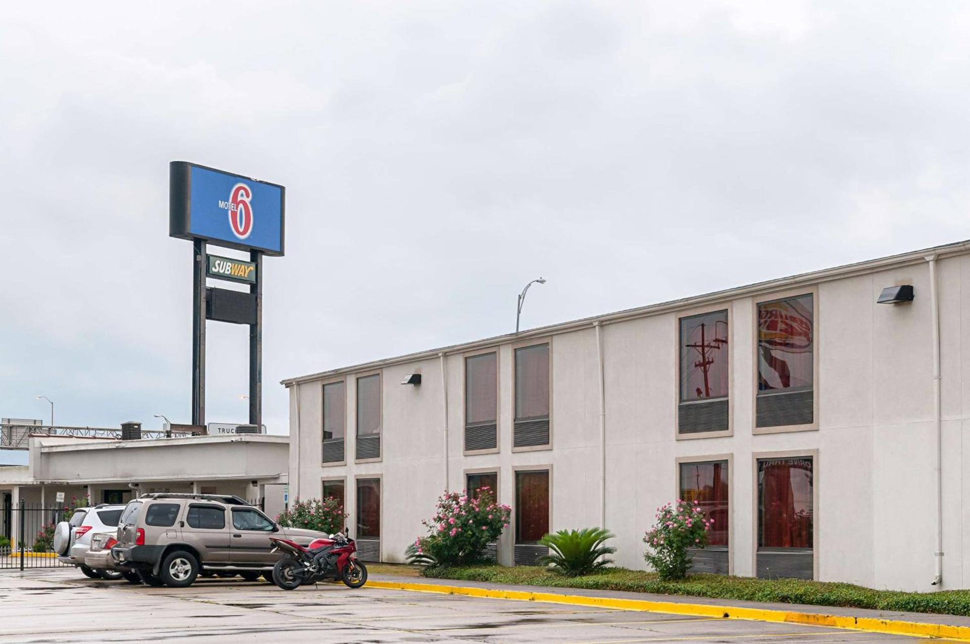 Motel 6-New Orleans, LA - Near Downtown photo 1