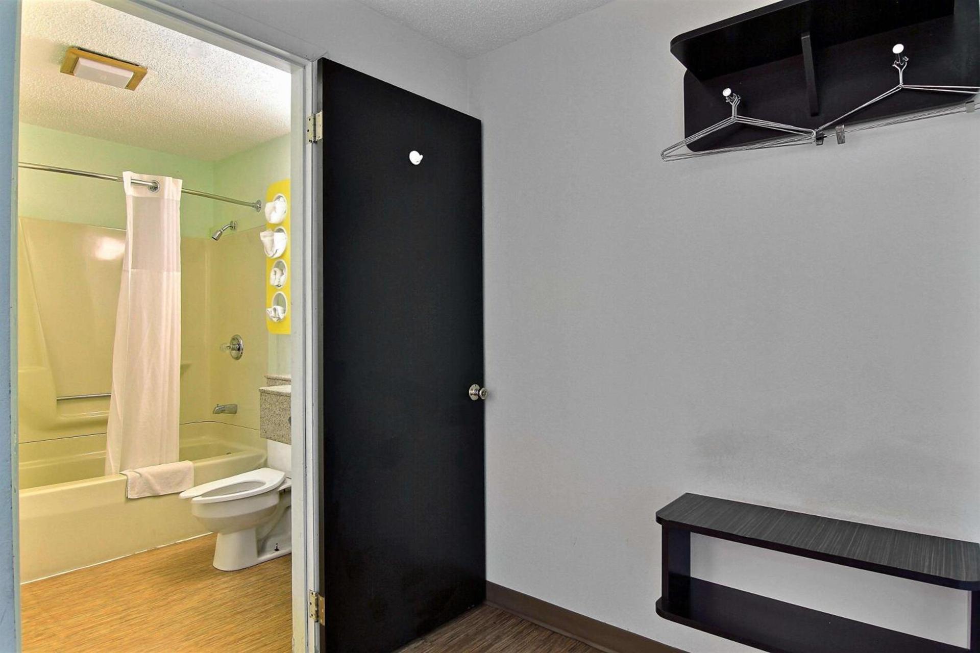 Motel 6-Gilman, IL photo 48
